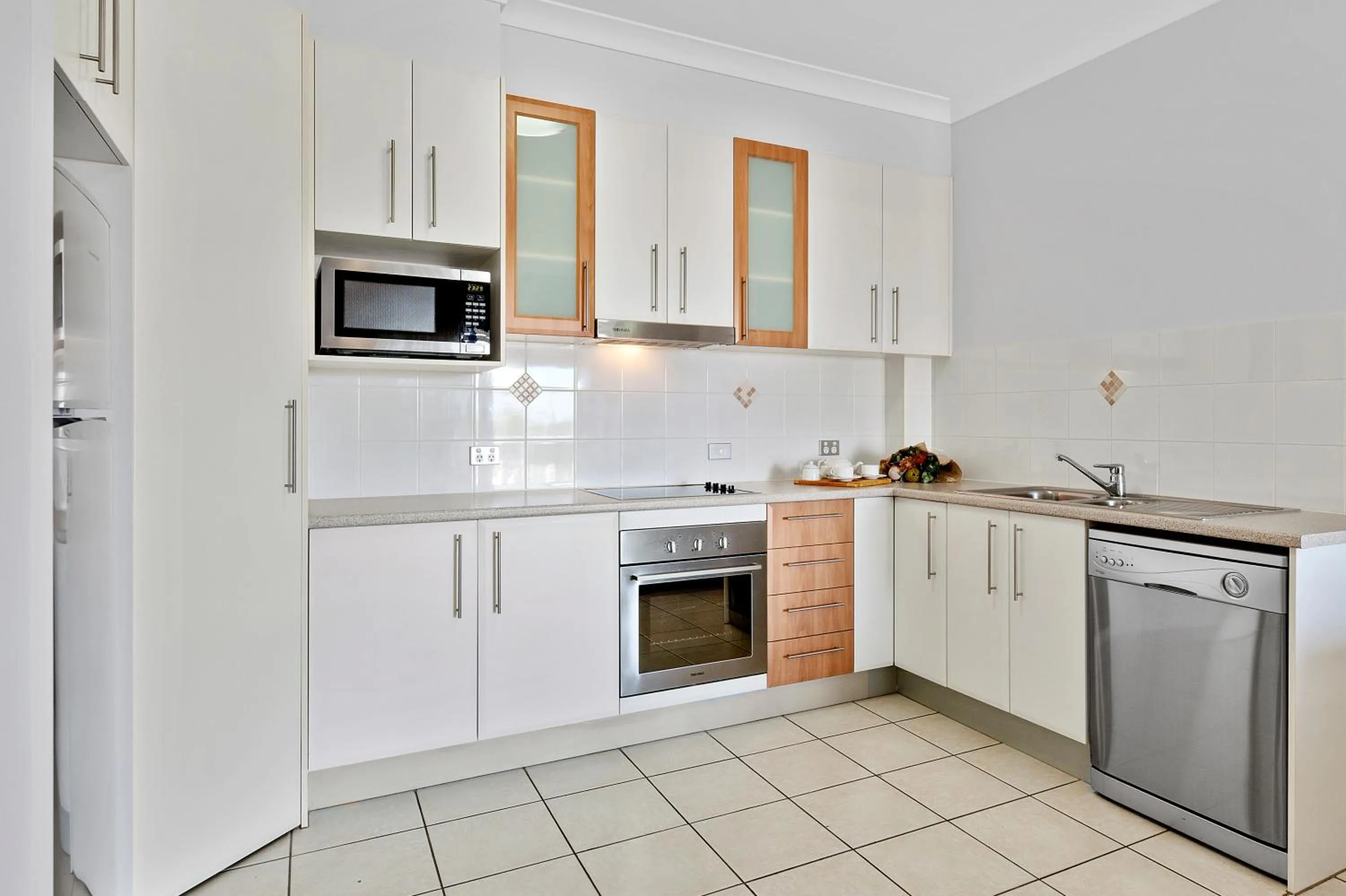 Kitchen or kitchenette in La Vida on Anzac