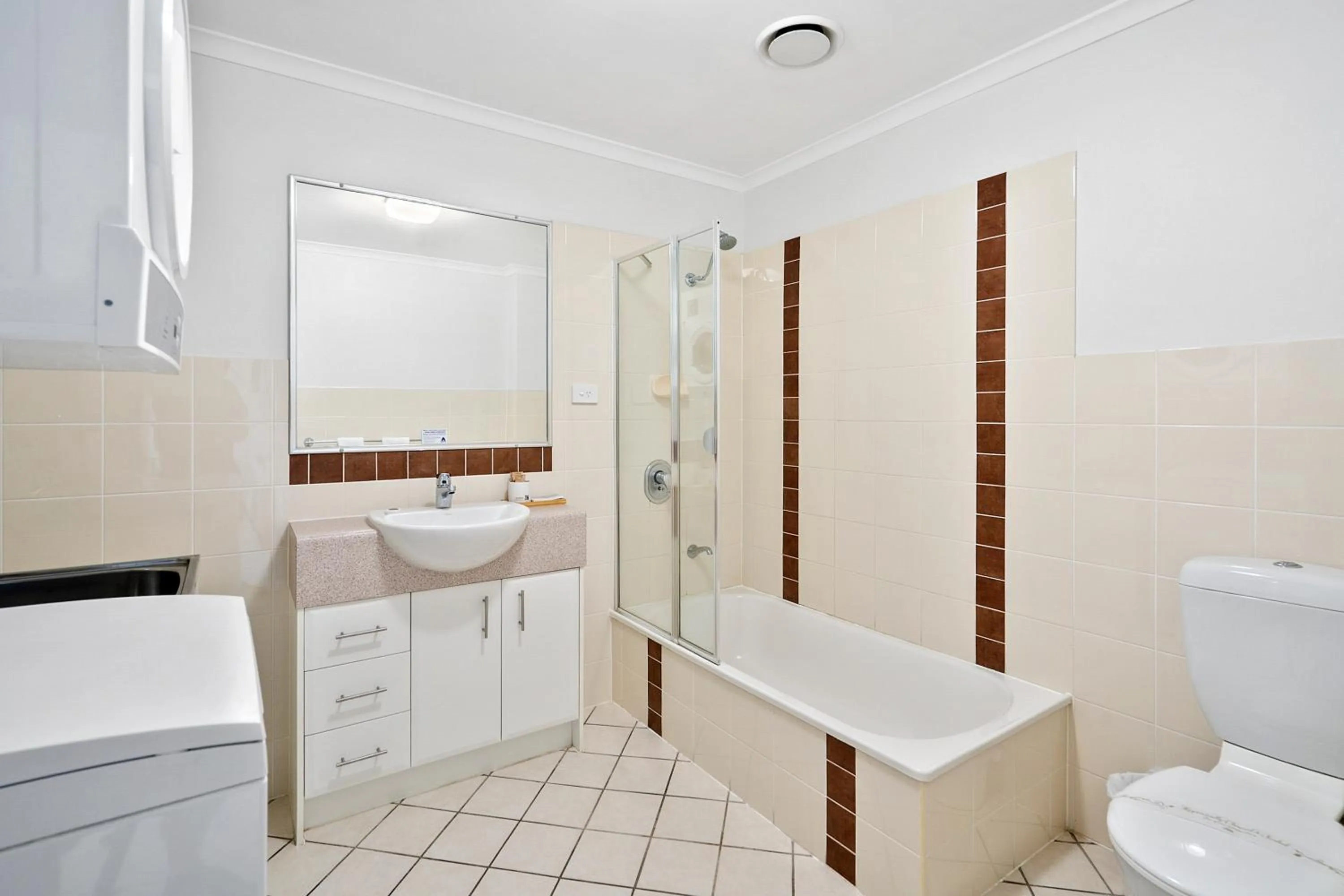 Bathroom in La Vida on Anzac