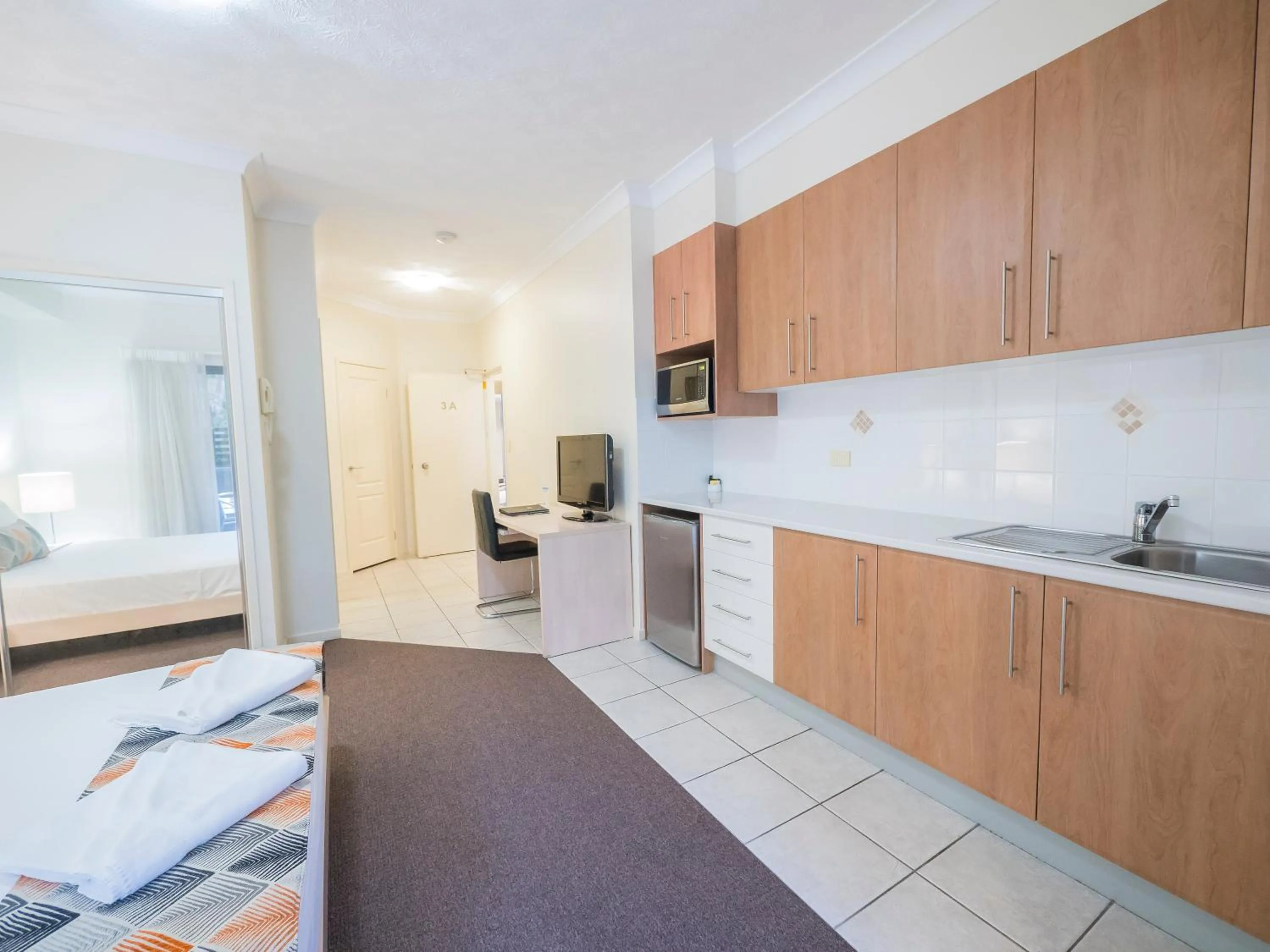 Kitchen or kitchenette in La Vida on Anzac