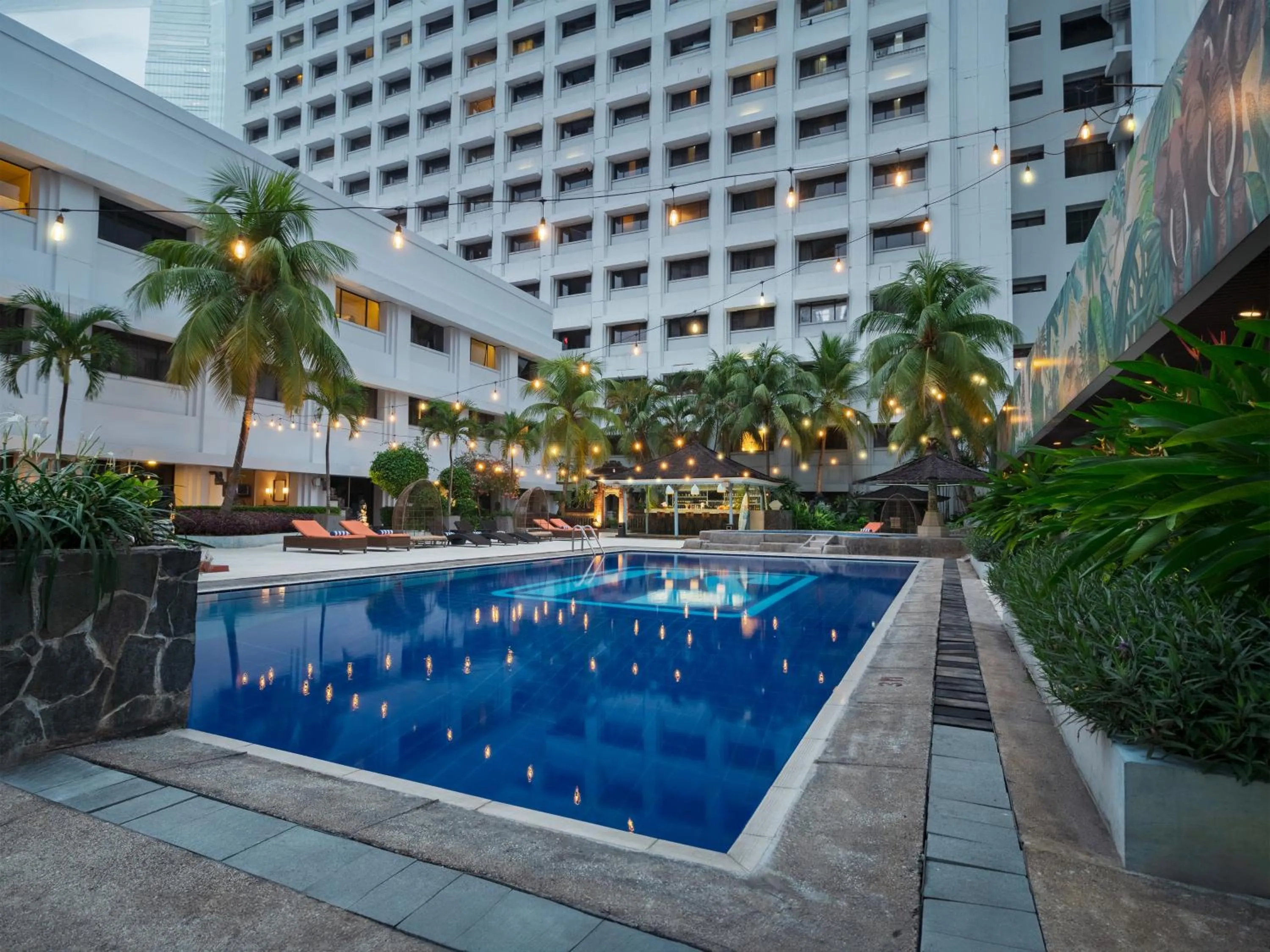 Swimming pool in Grand Sahid Jaya