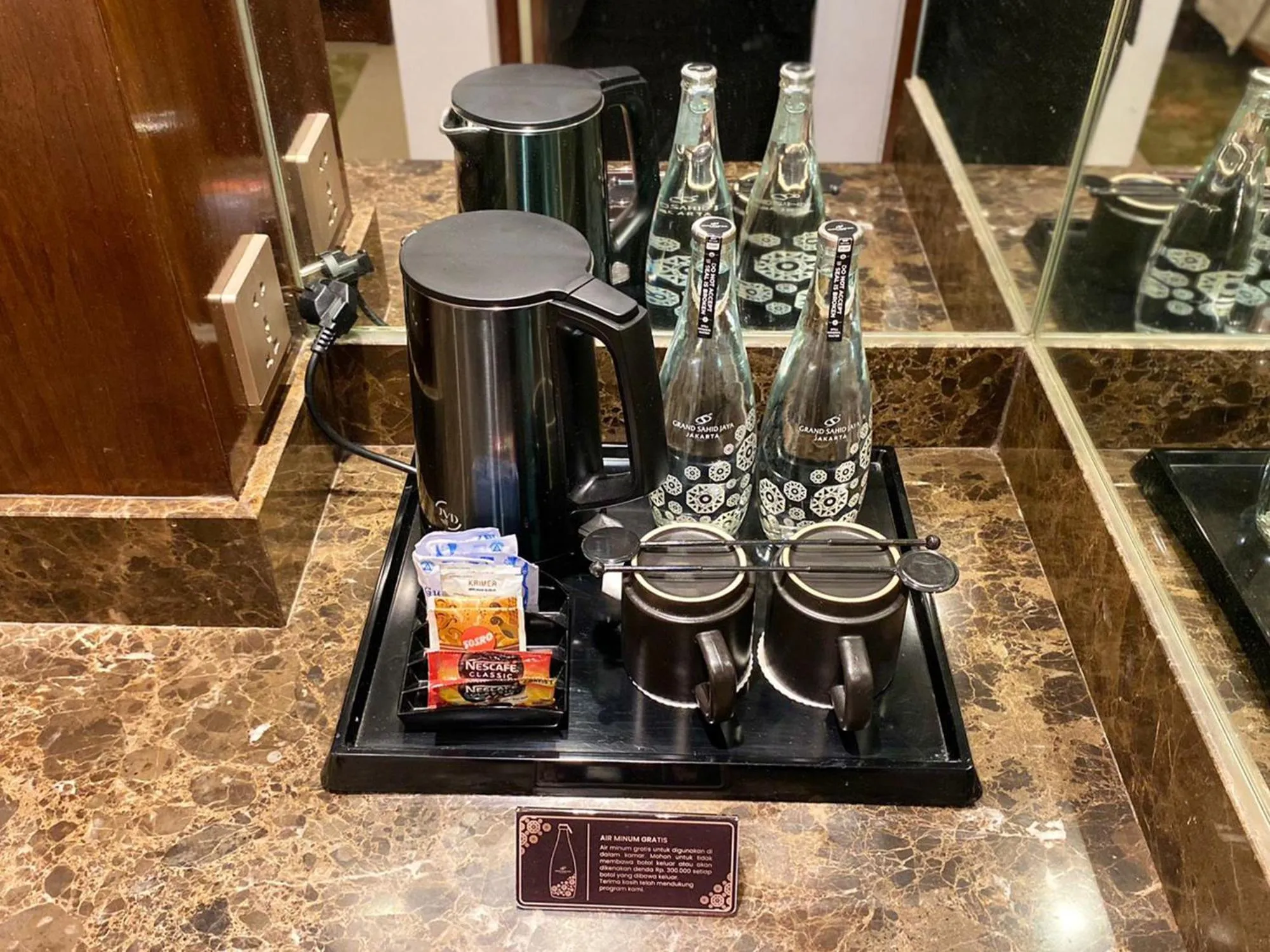 Coffee/tea facilities in Grand Sahid Jaya