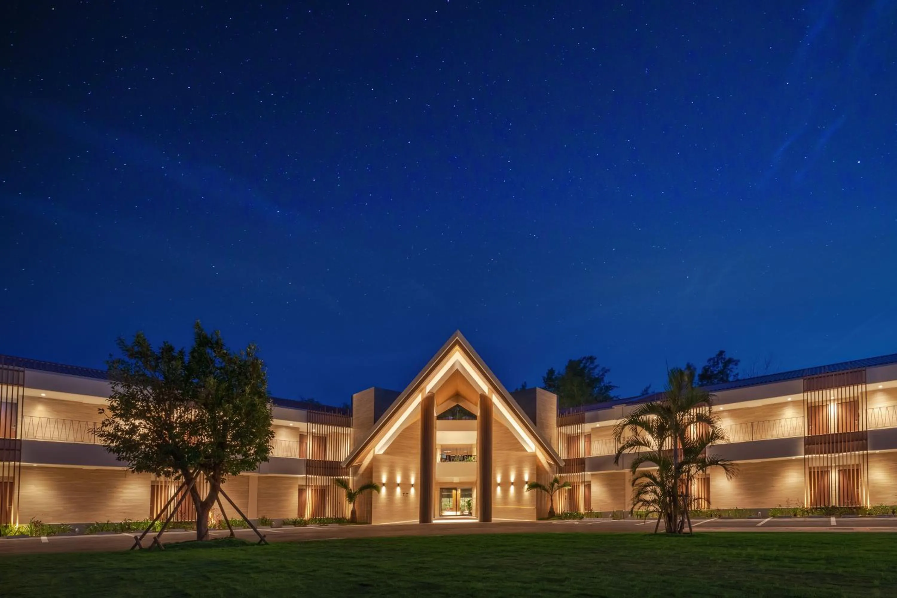 Property building in TWIN LINE HOTEL YANBARU OKINAWA JAPAN Formerly Okinawa Suncoast Hotel