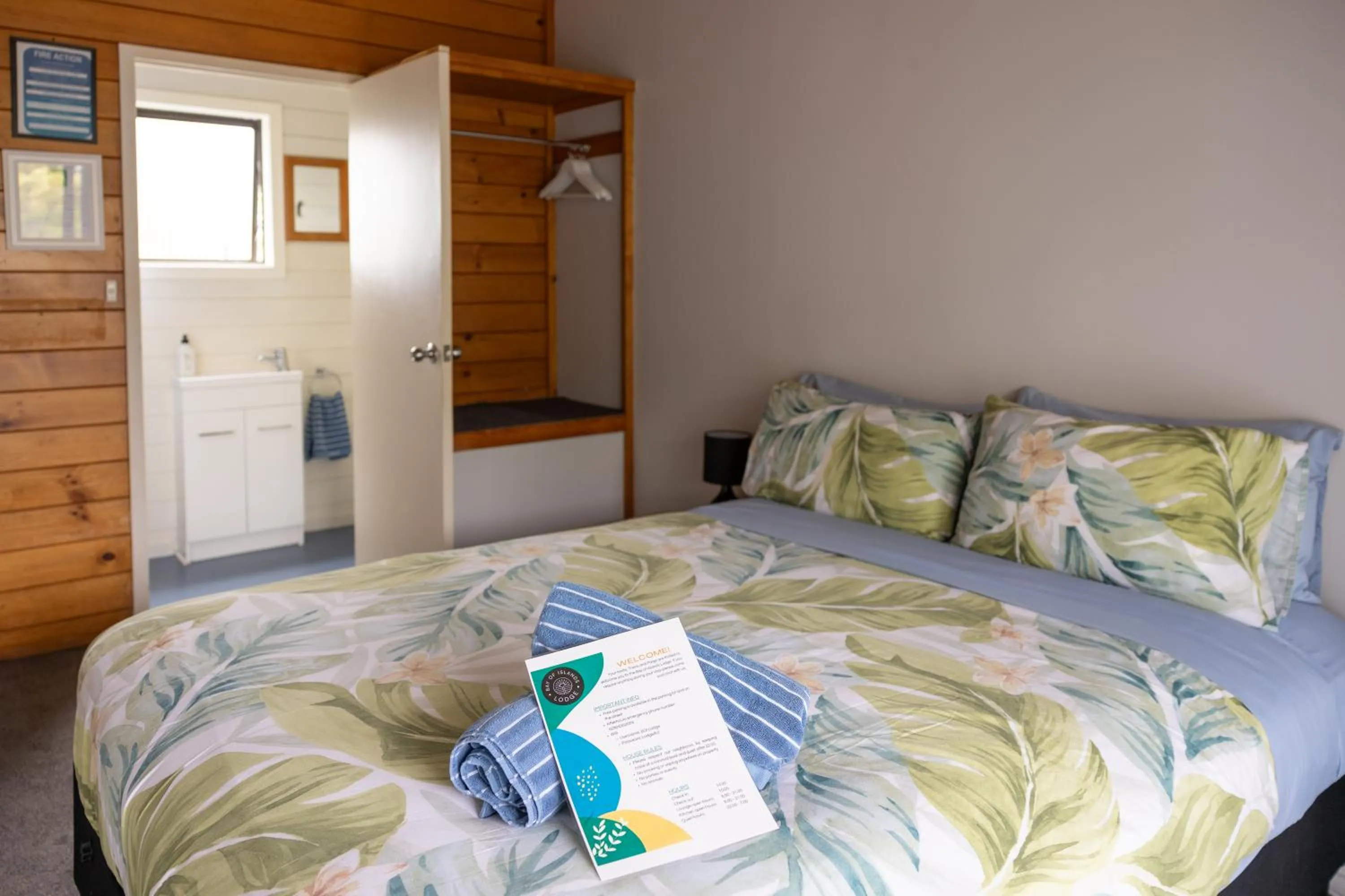 Bed in Bay of Islands Lodge