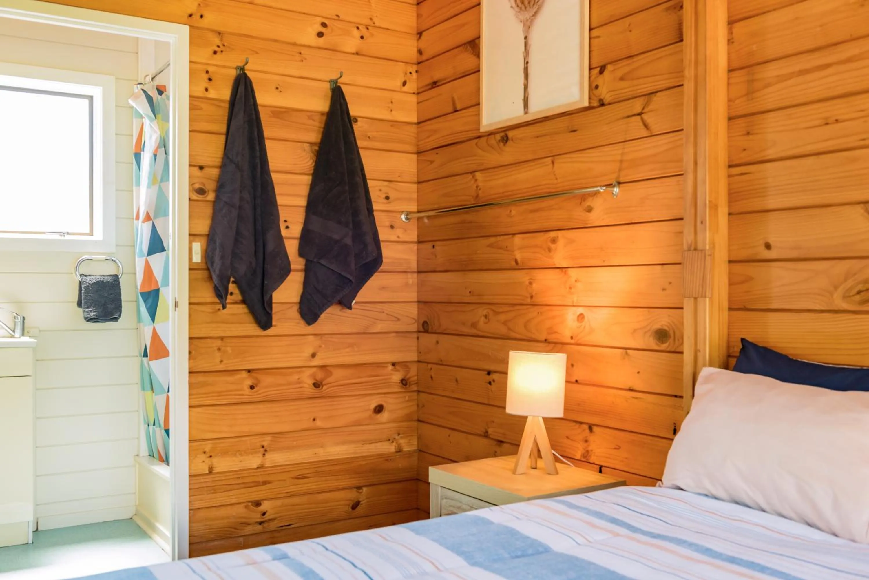 Bed in Bay of Islands Lodge