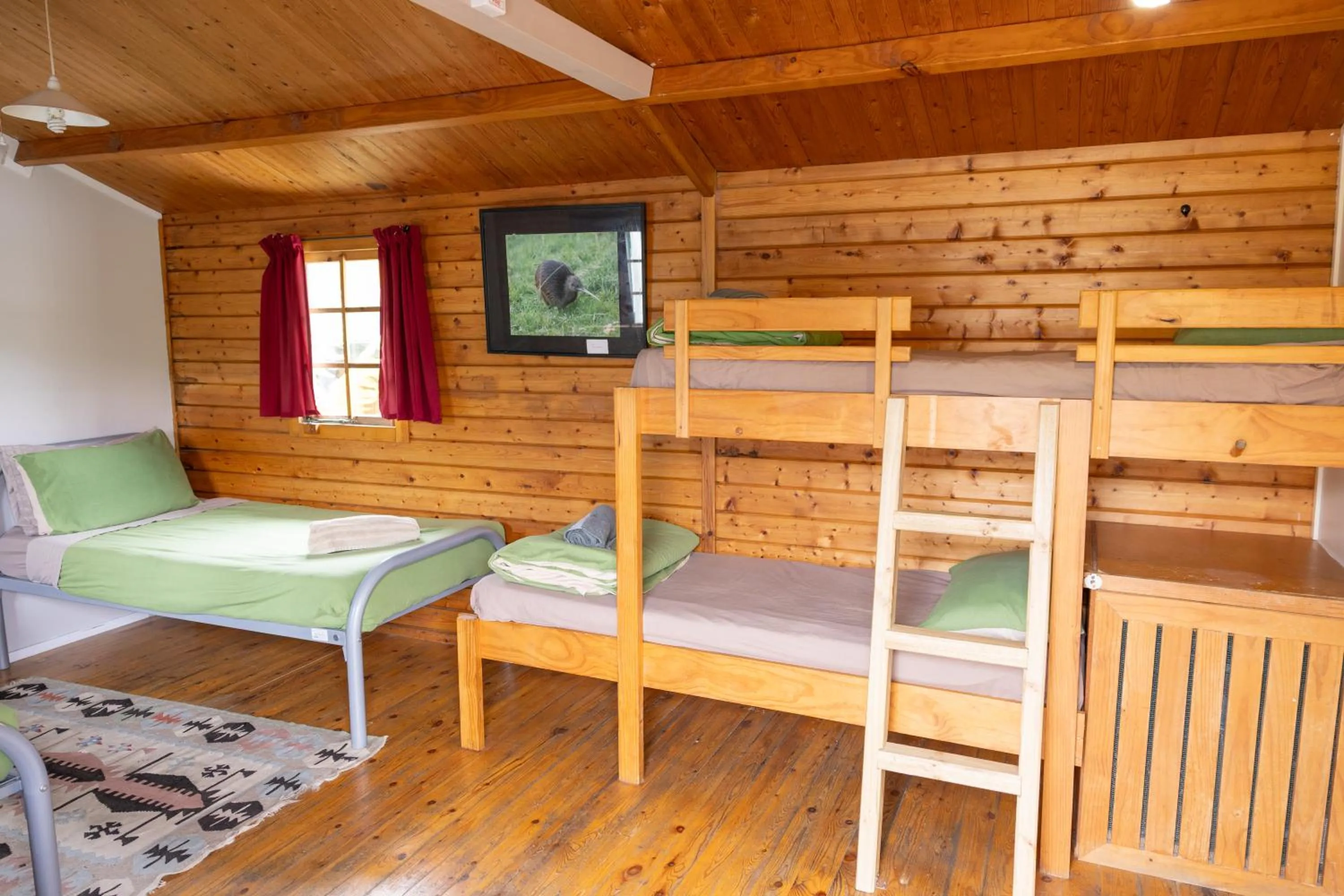 Bed in Bay of Islands Lodge