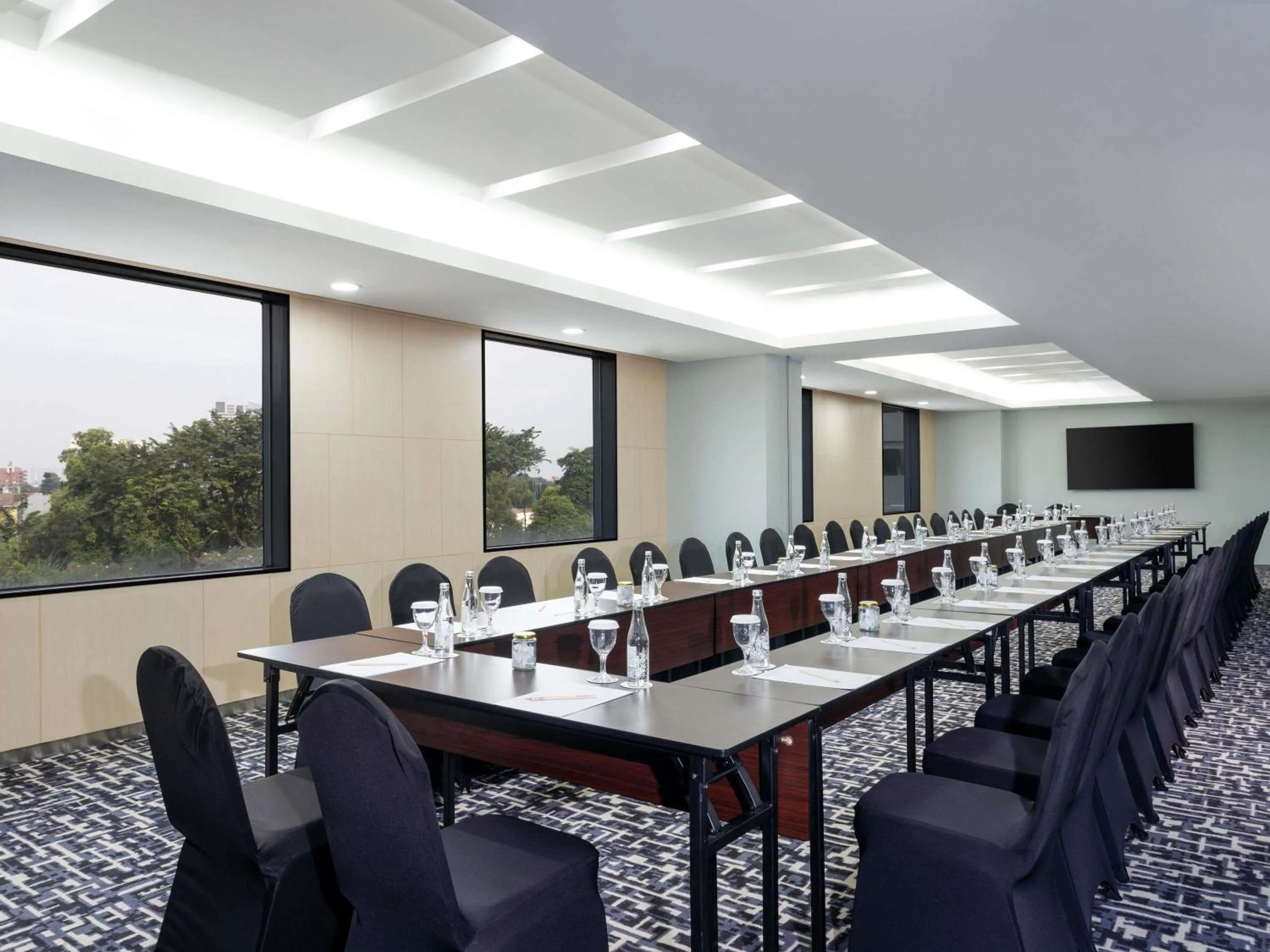 Meeting/conference room in Mercure Jakarta Simatupang