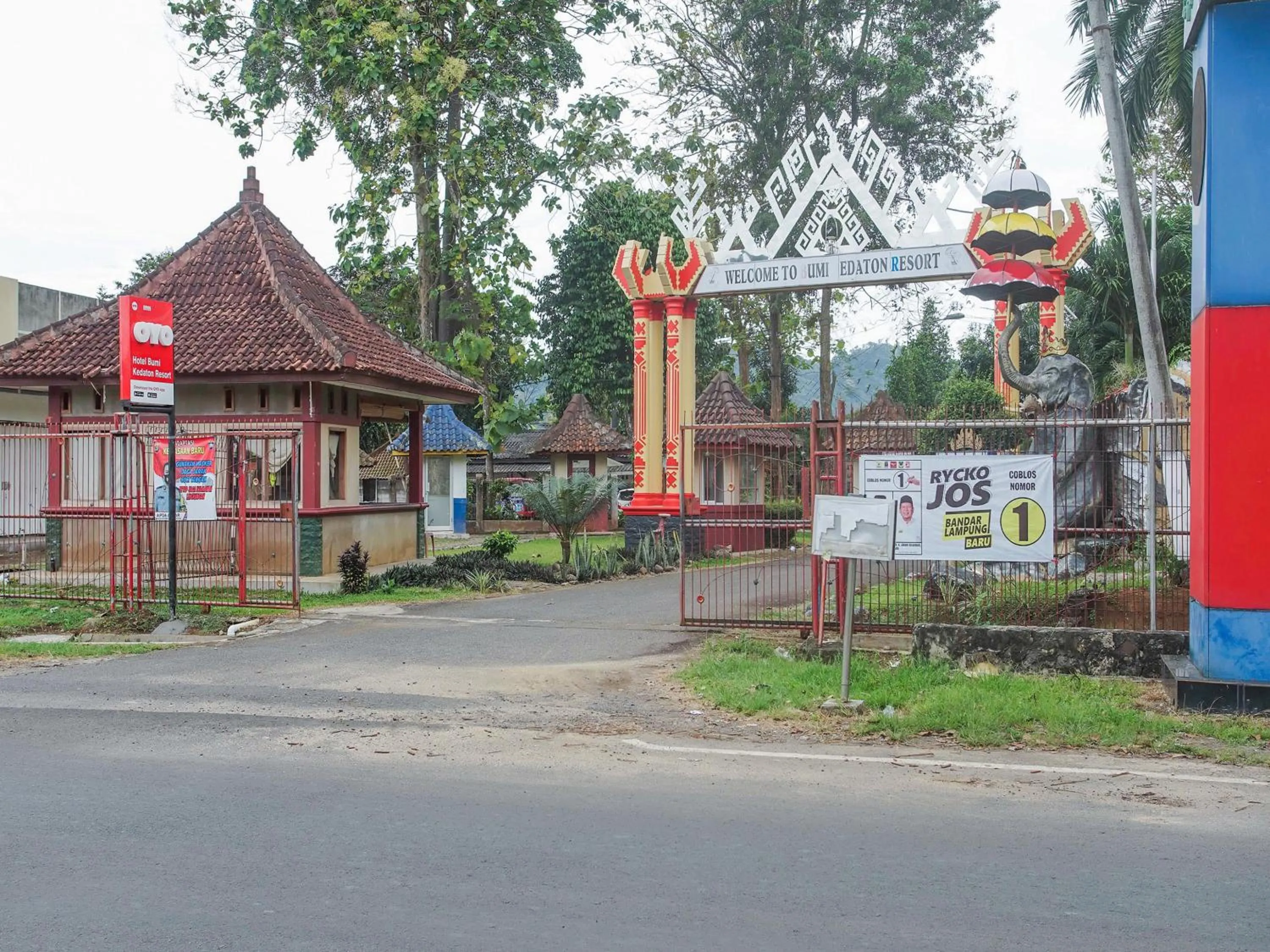 Facade/entrance in Collection O 89999 Hotel Bumi Kedaton Resort