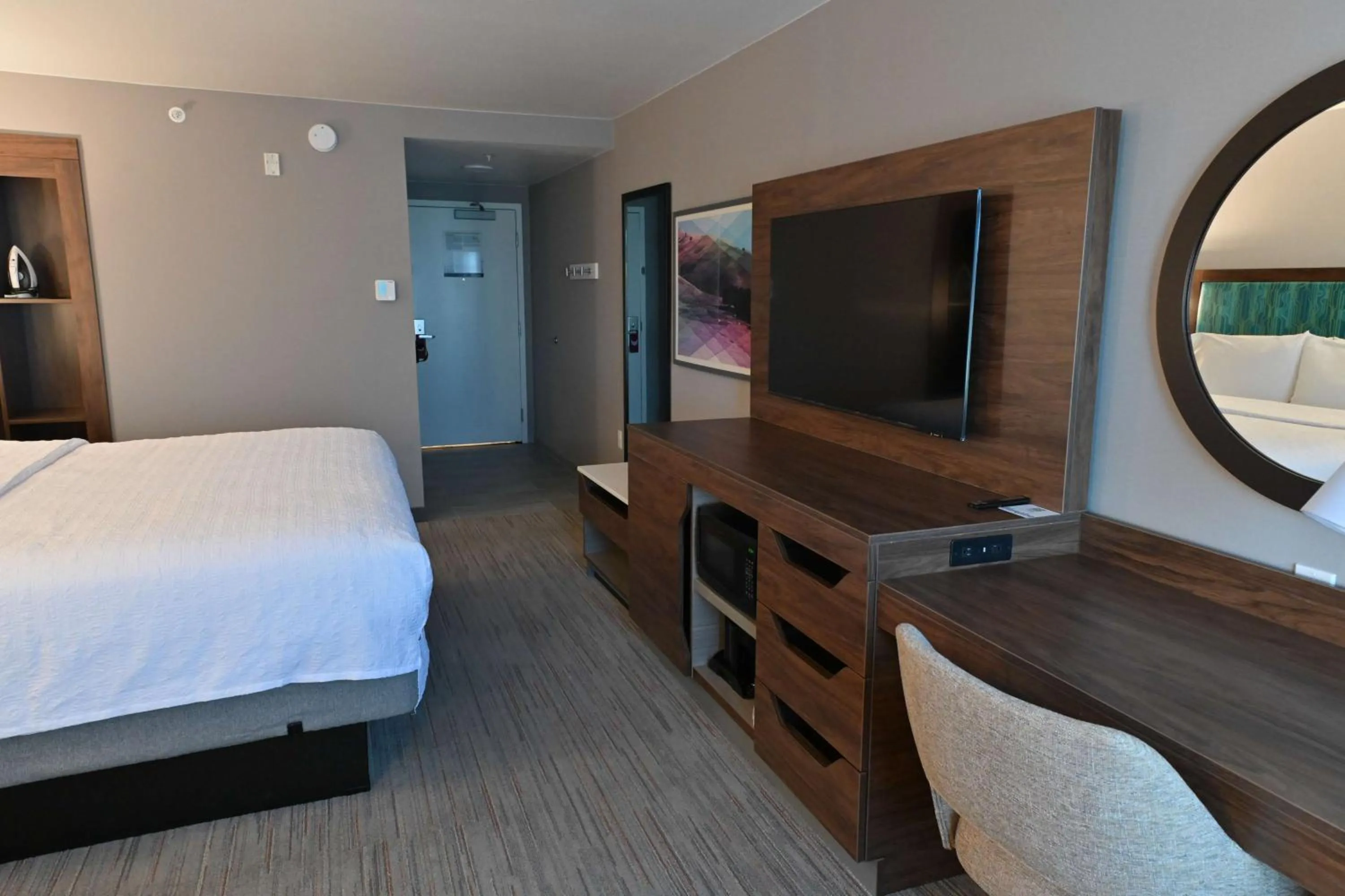 Bedroom, Bed in Hampton Inn Milpitas