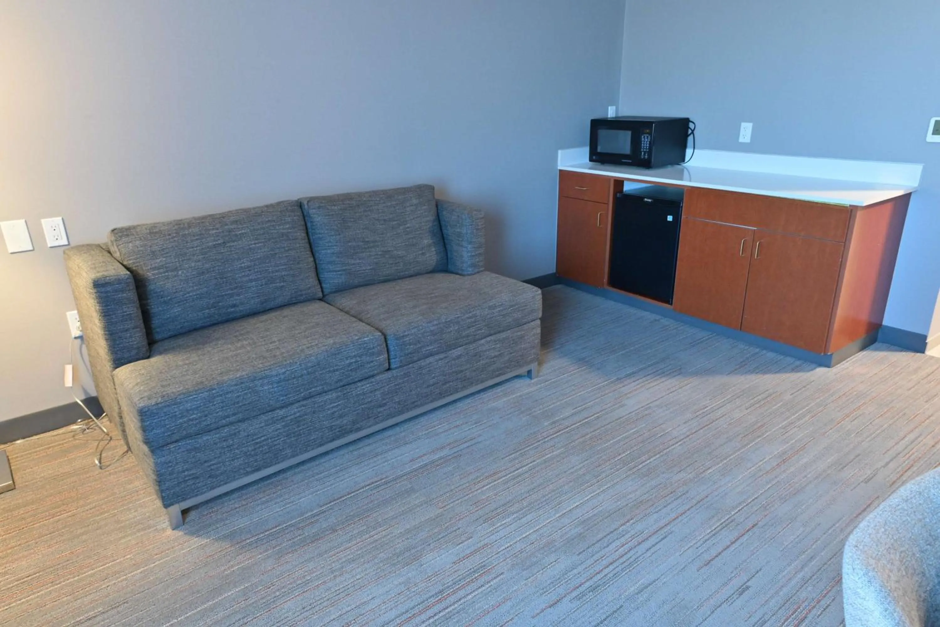 Living room in Hampton Inn Milpitas