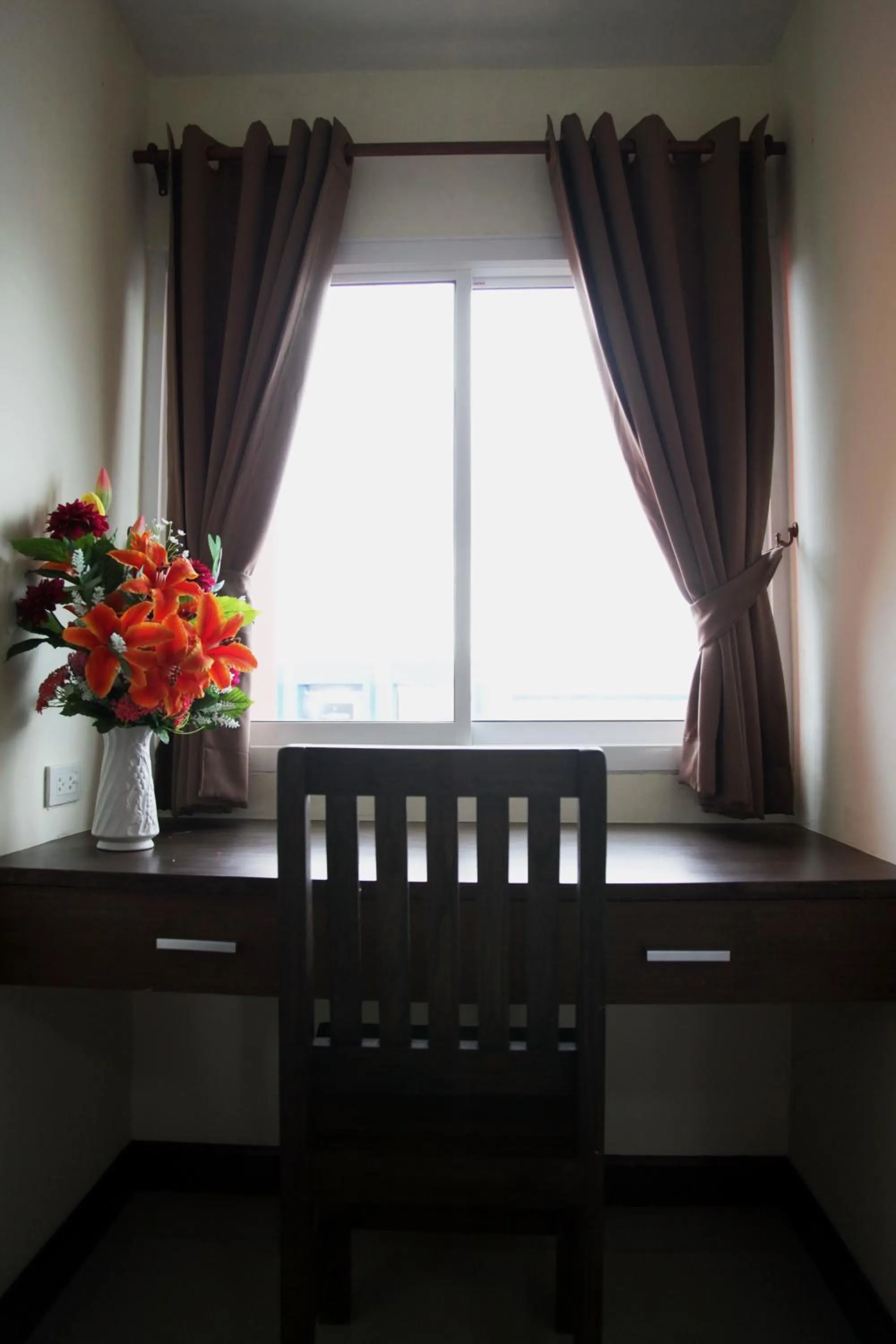 Bedroom in Airport Resident