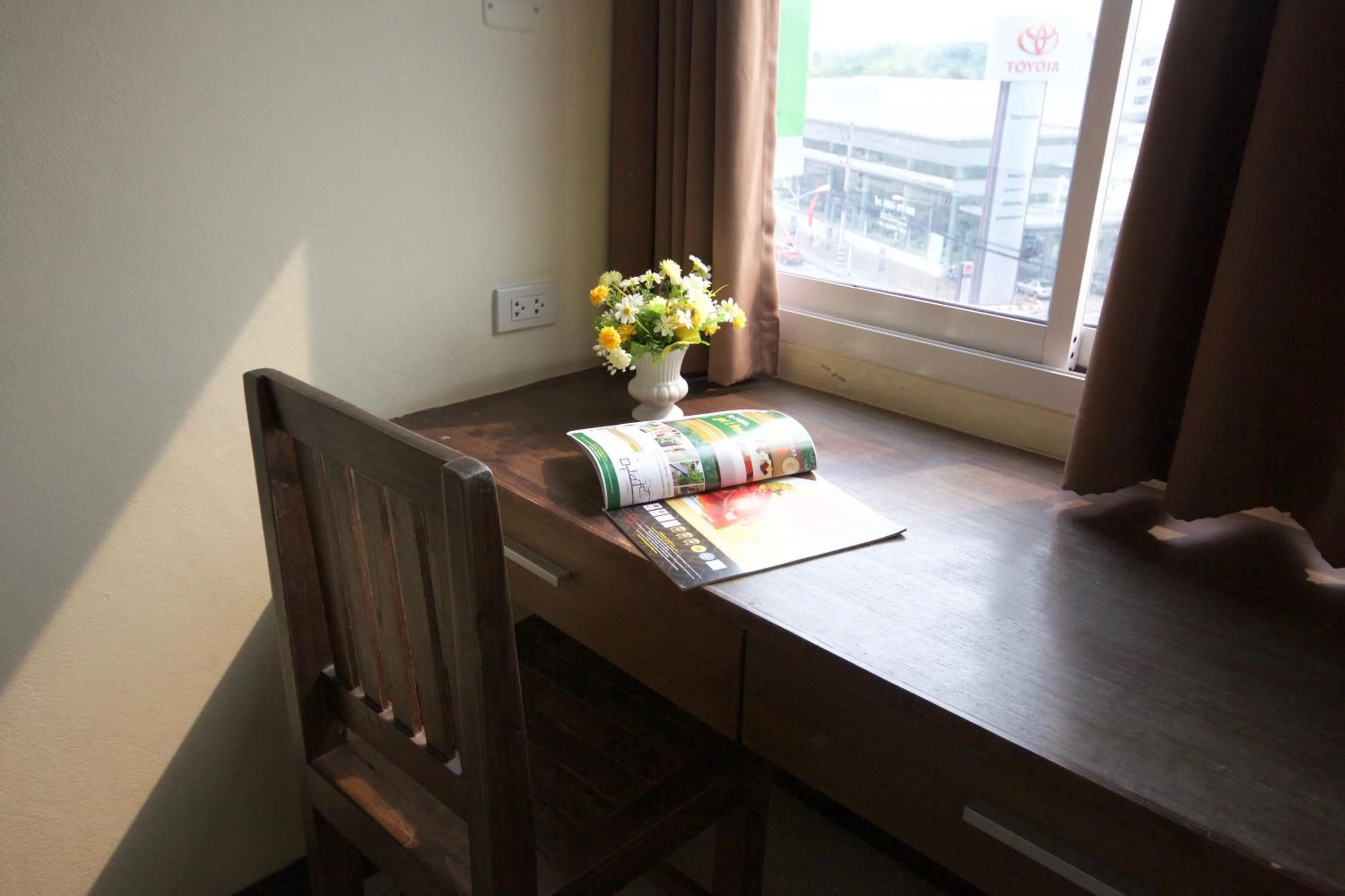 Bedroom in Airport Resident