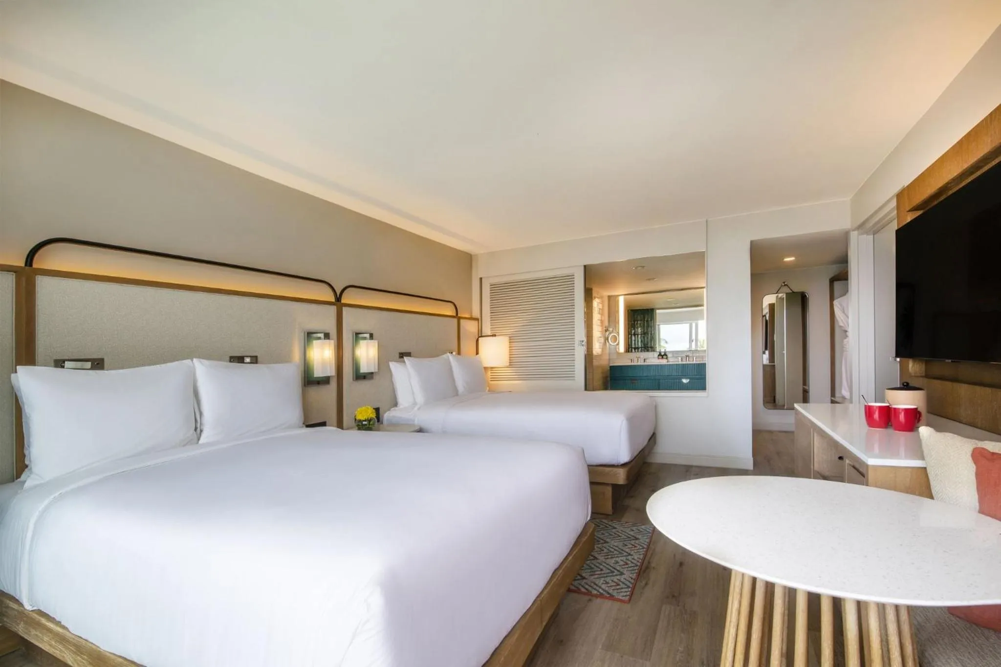 Photo of the whole room, Bed in Crowne Plaza Resort Guam