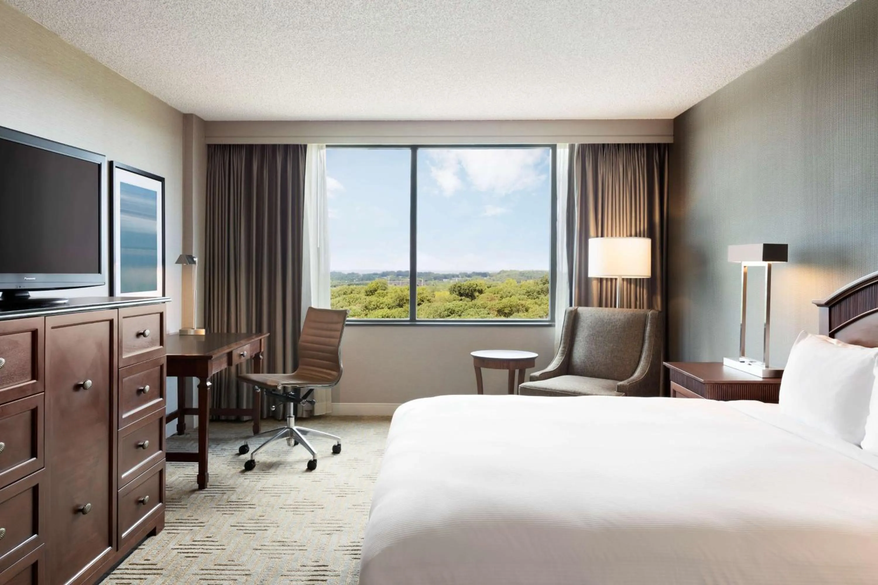 Bed in Hilton East Brunswick