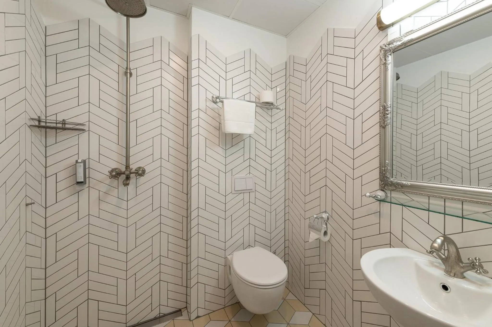 Shower in Castle Spa Wagenküll