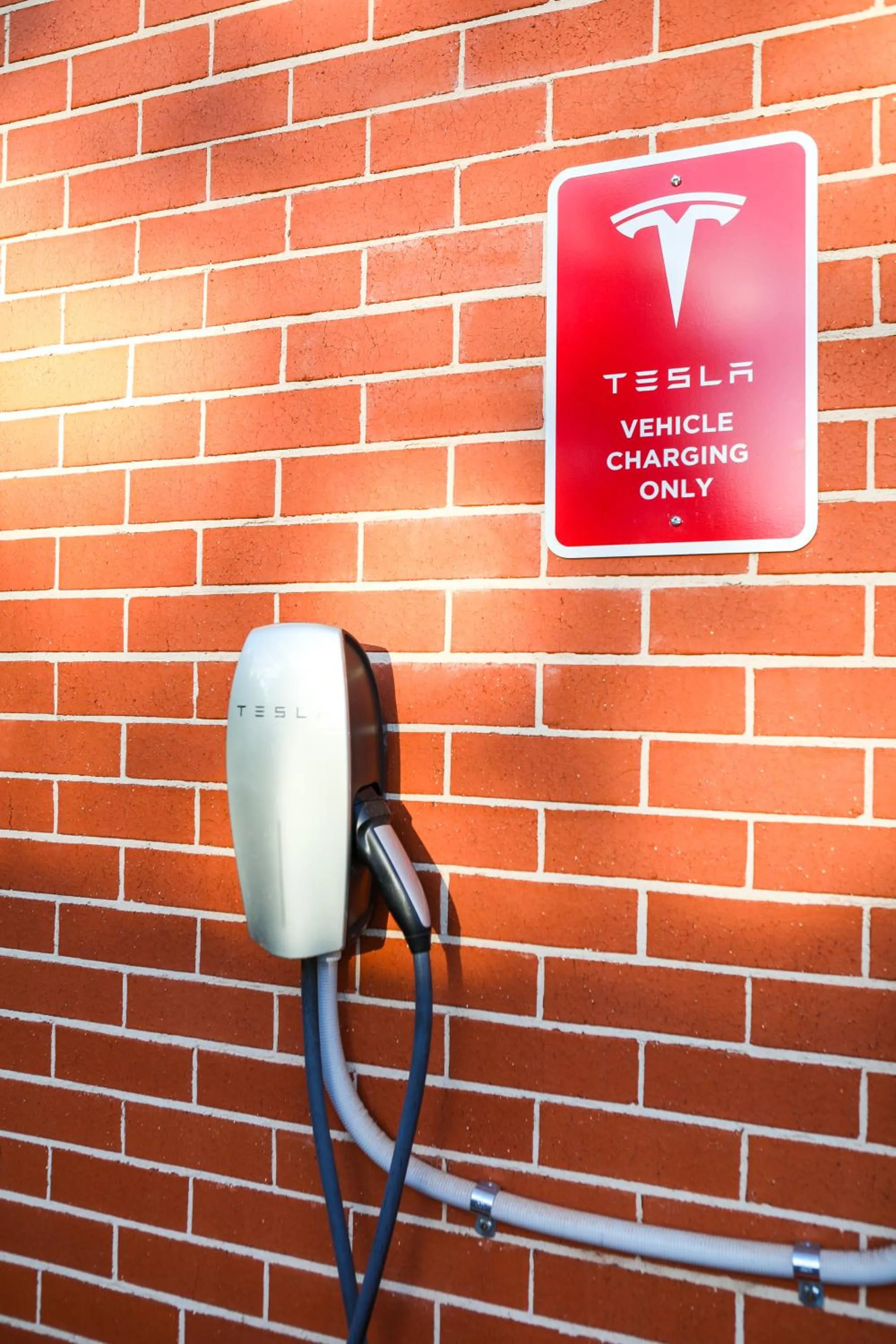 Logo/Certificate/Sign in Akuna Motor Inn and Apartments