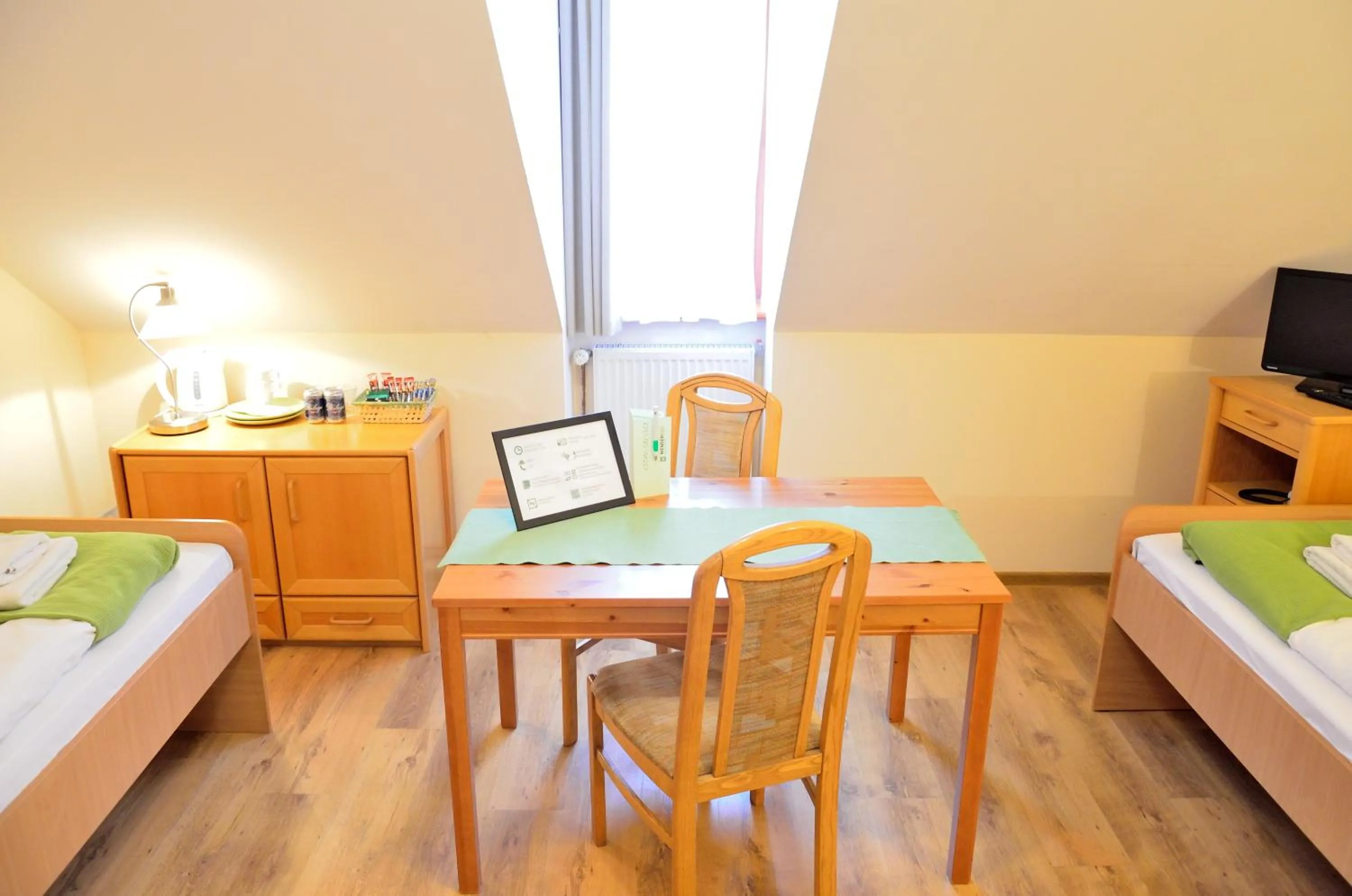 TV and multimedia, Bed in WenderEDU Business Center