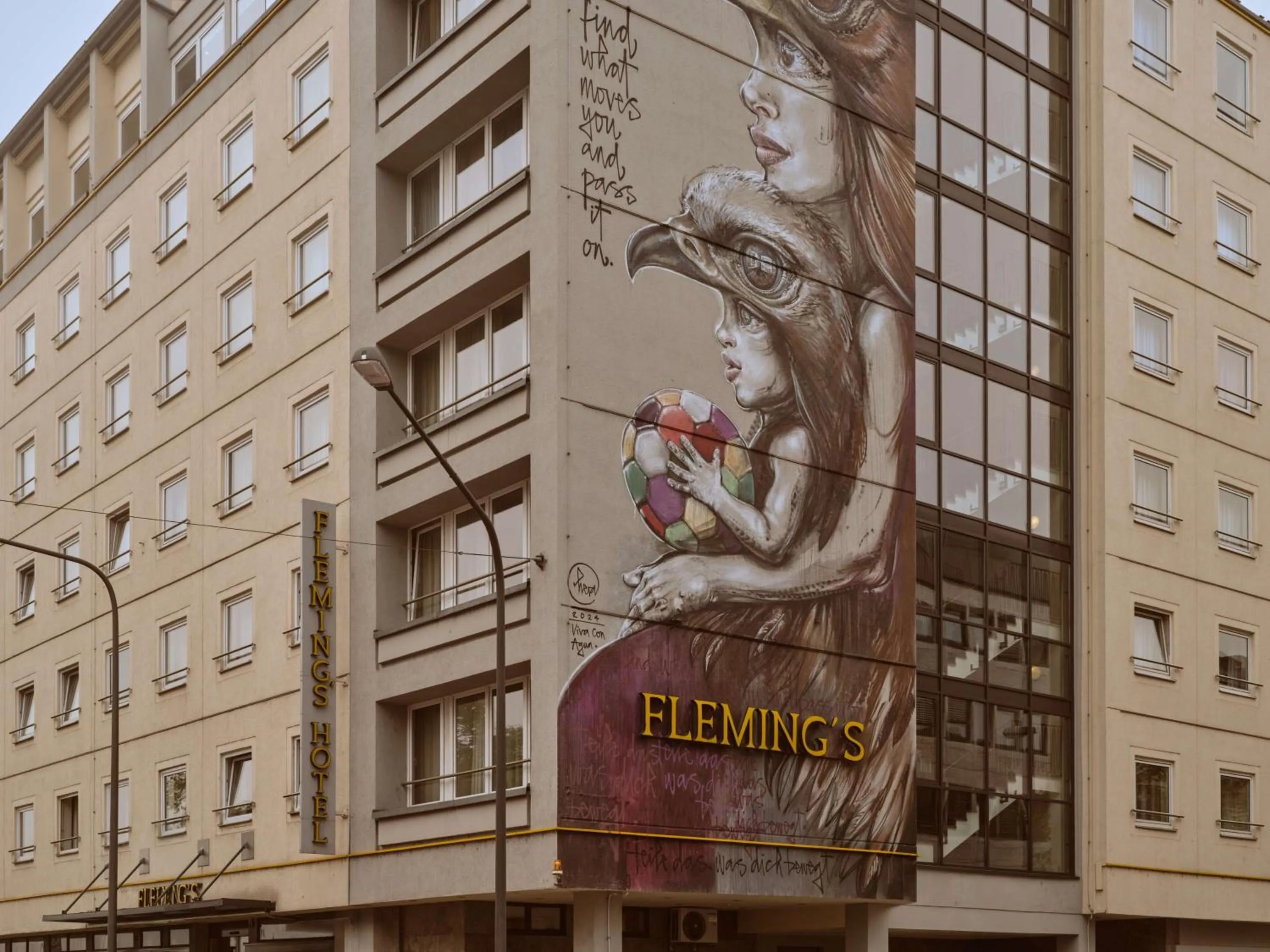 Property building in Flemings Hotel Frankfurt Main-Riverside