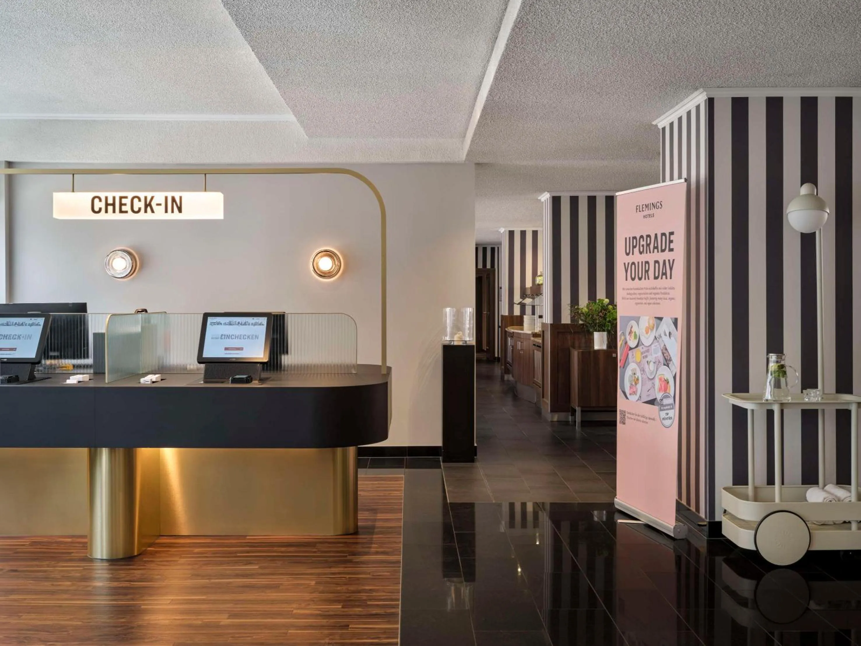 Lobby or reception in Flemings Hotel Frankfurt Main-Riverside