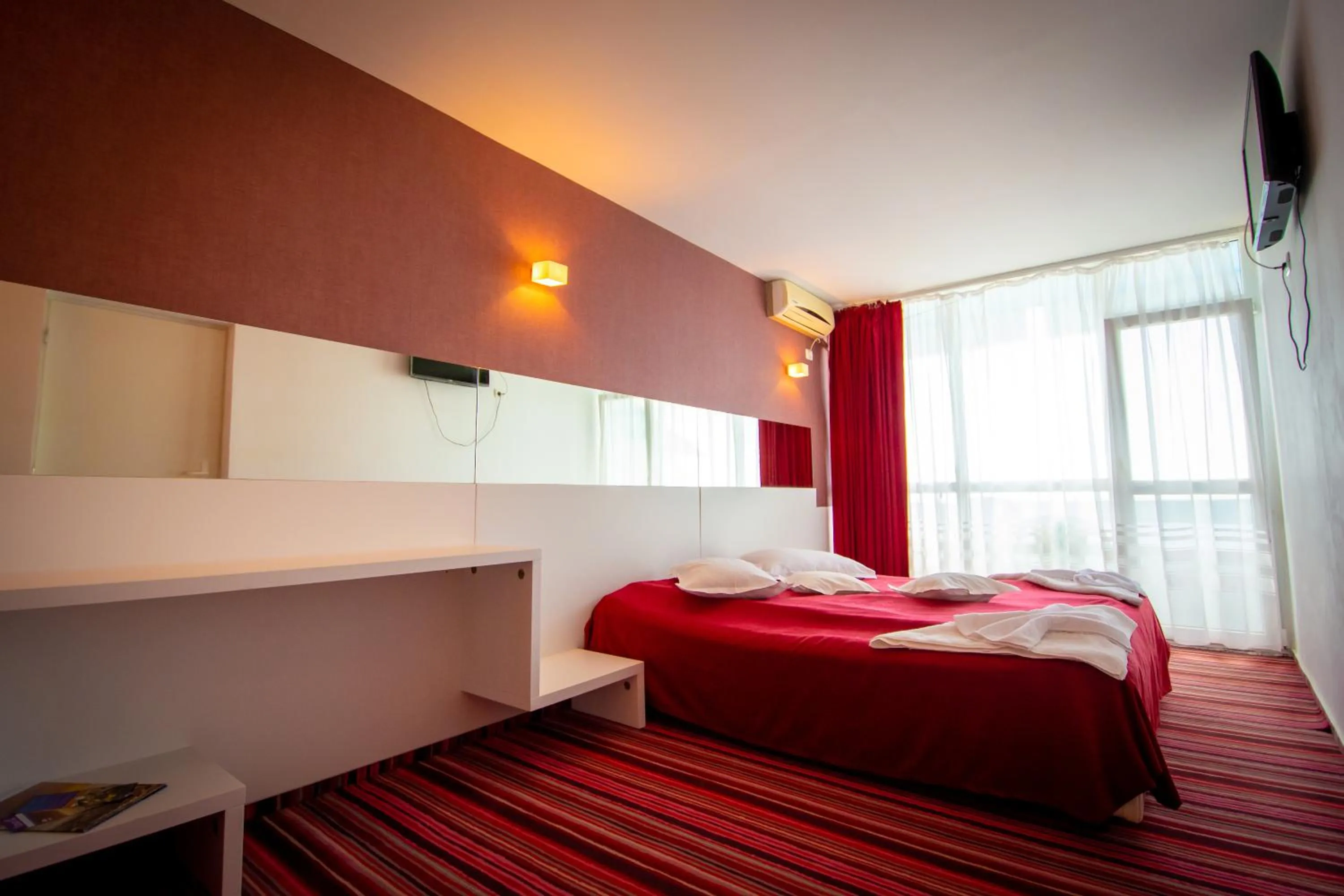 Bedroom, Bed in Hotel Opal