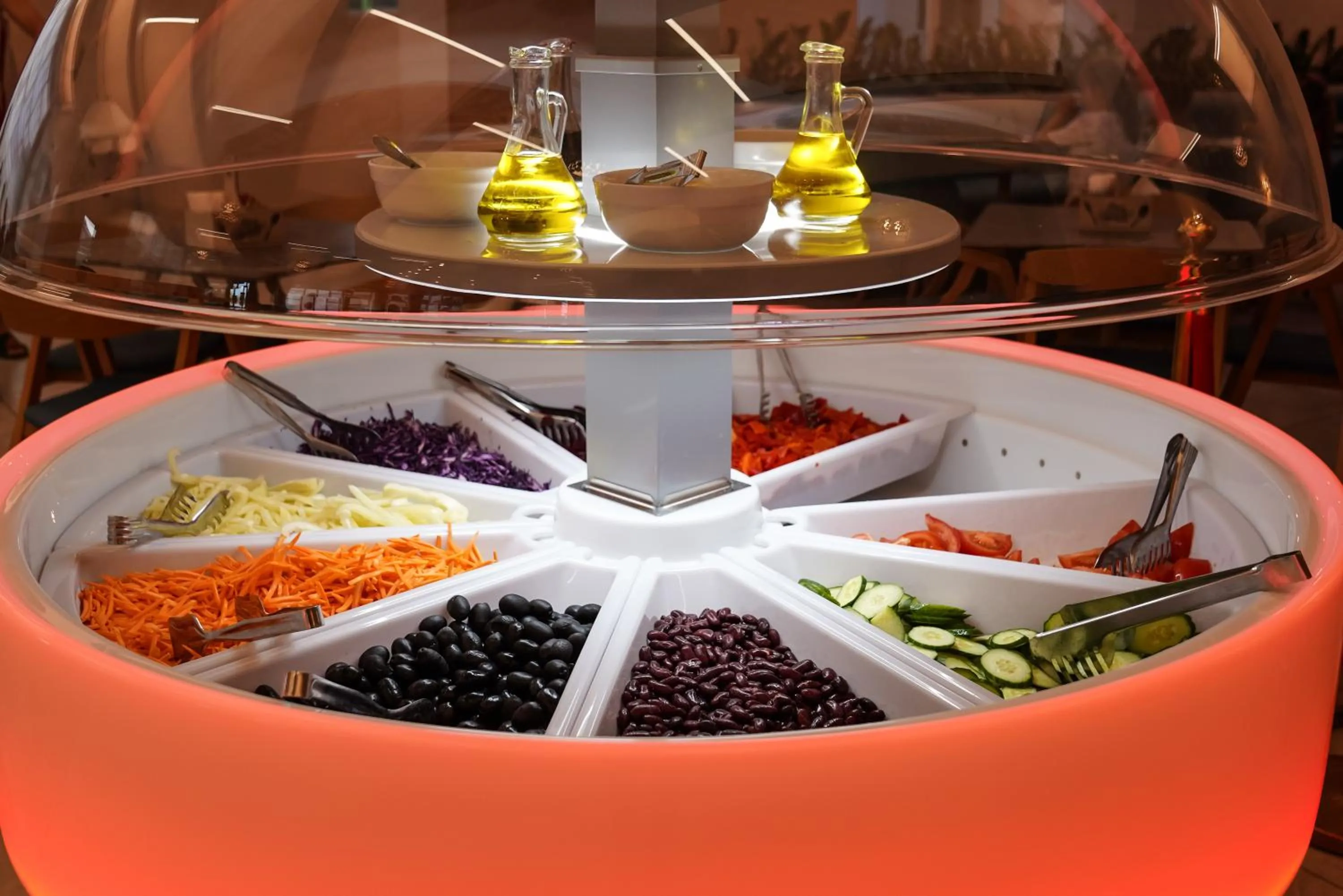 Restaurant/places to eat in Hotel Opal