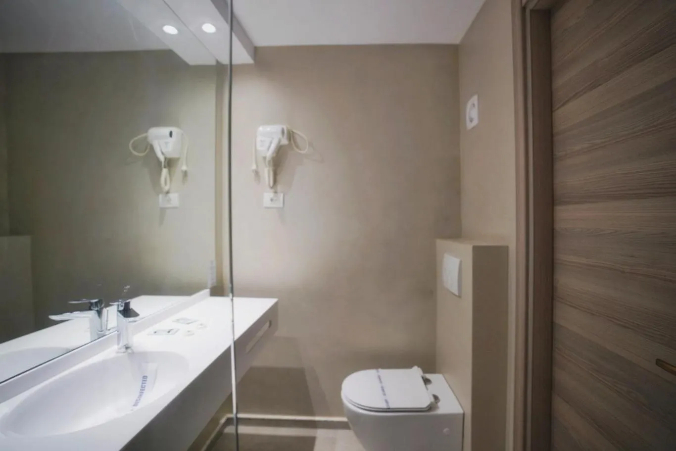 Bathroom in Hotel Opal