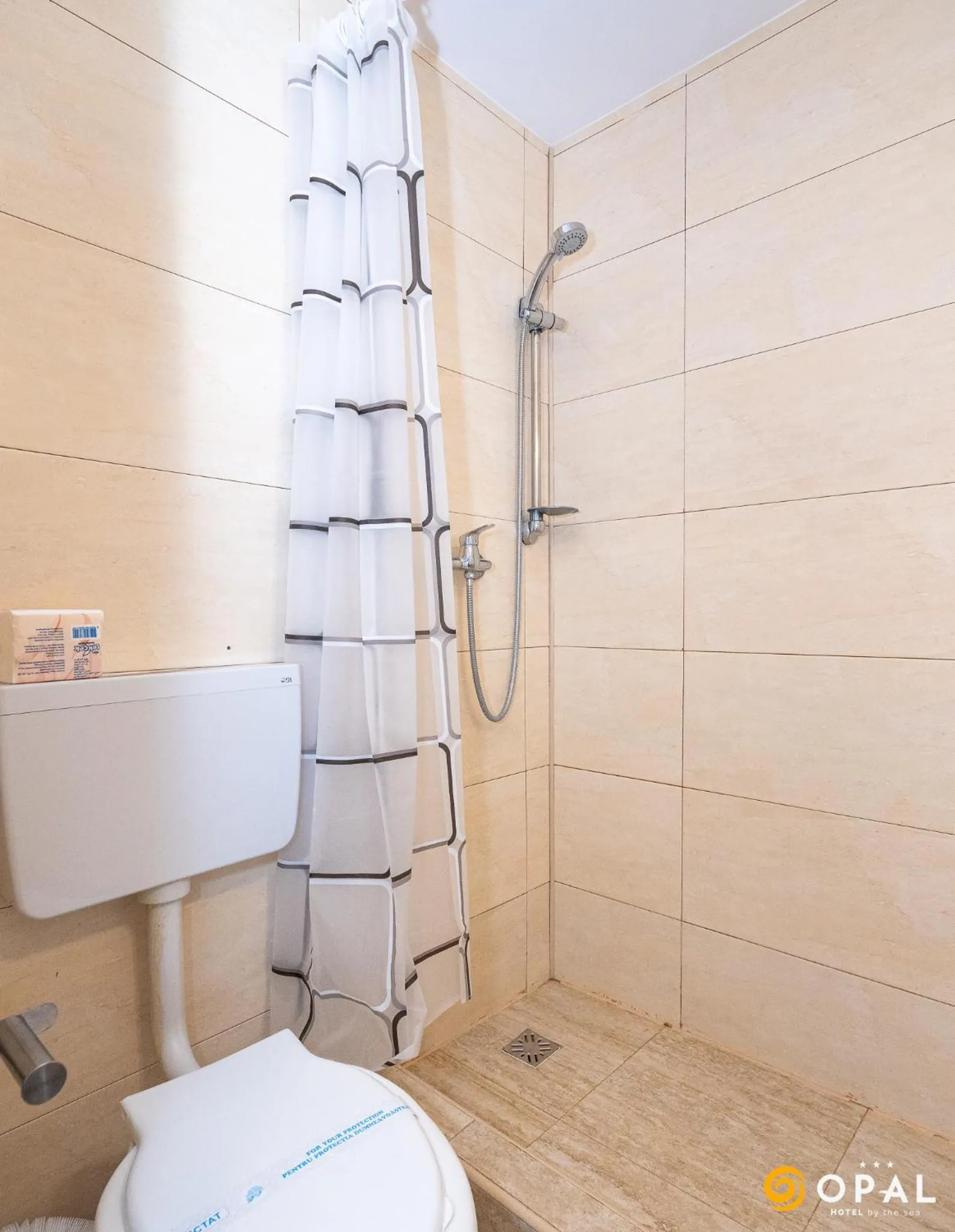 Photo of the whole room in Hotel Opal