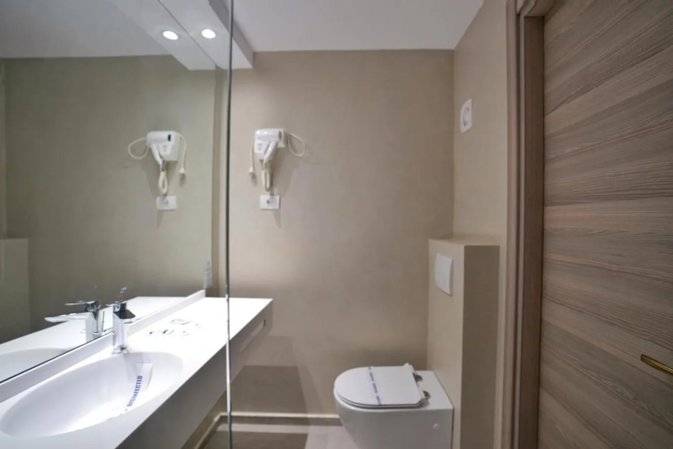 Bathroom in Hotel Opal