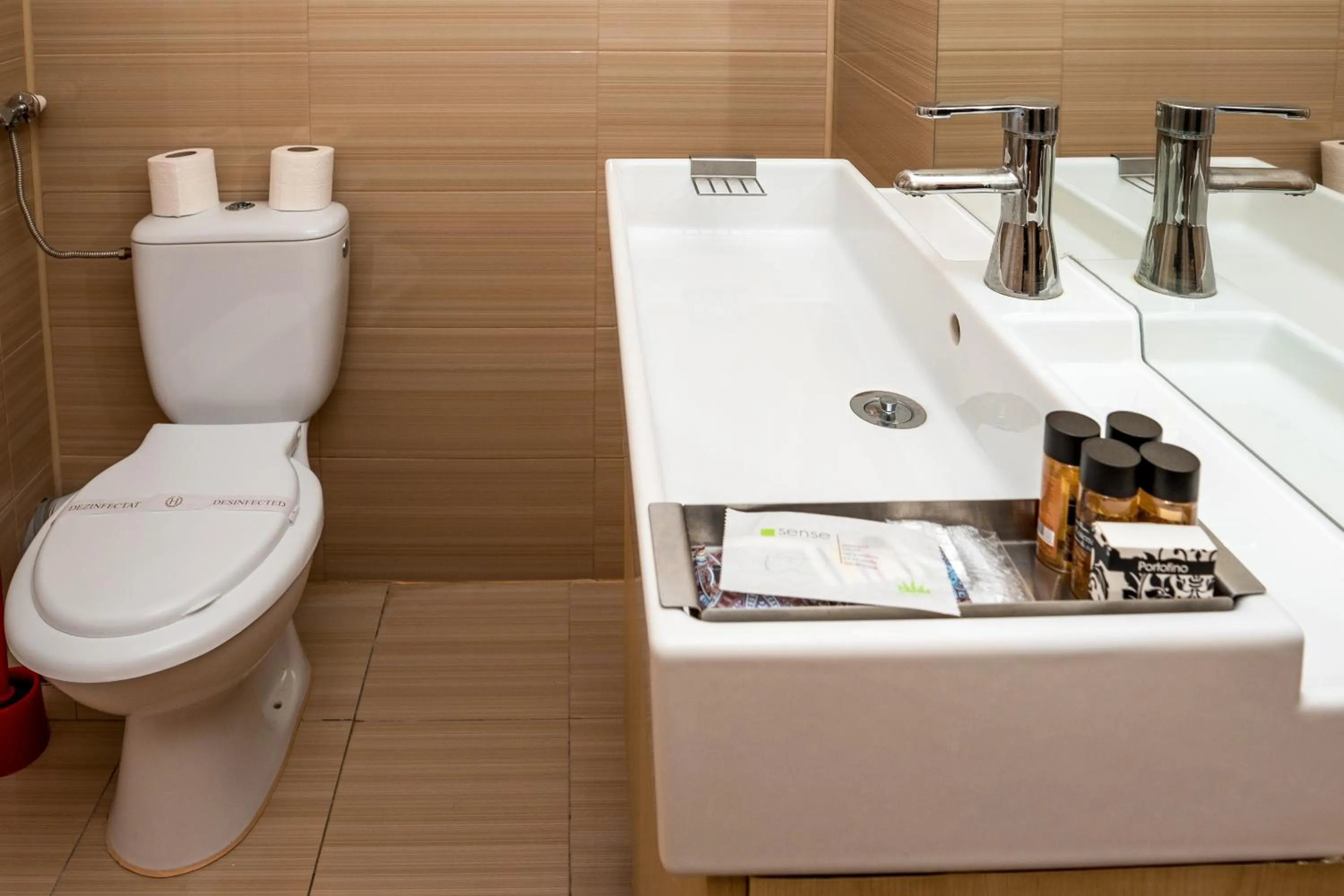 Bathroom in Hotel Opal