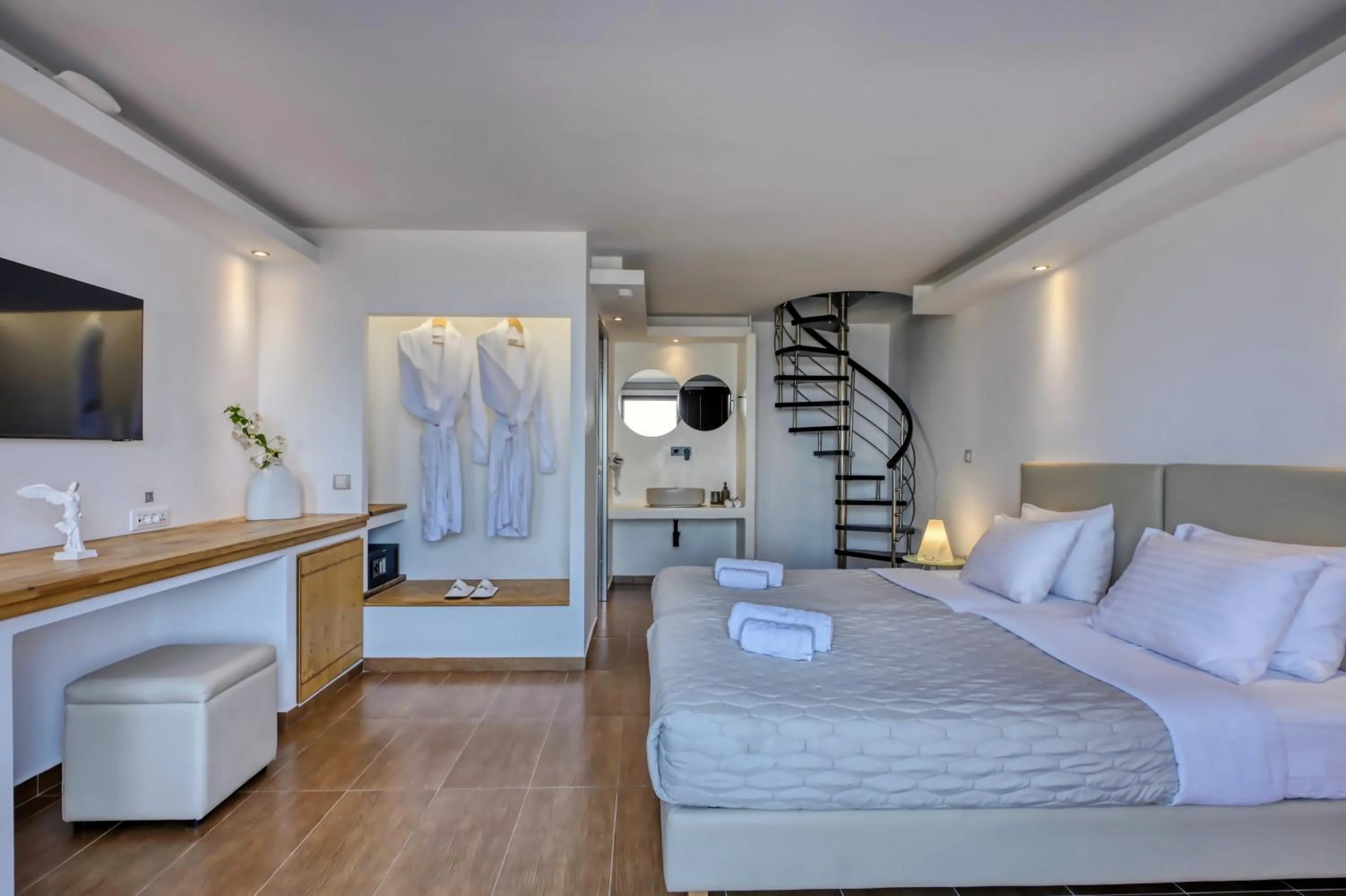 Bed in Splendour Hotel and Suites