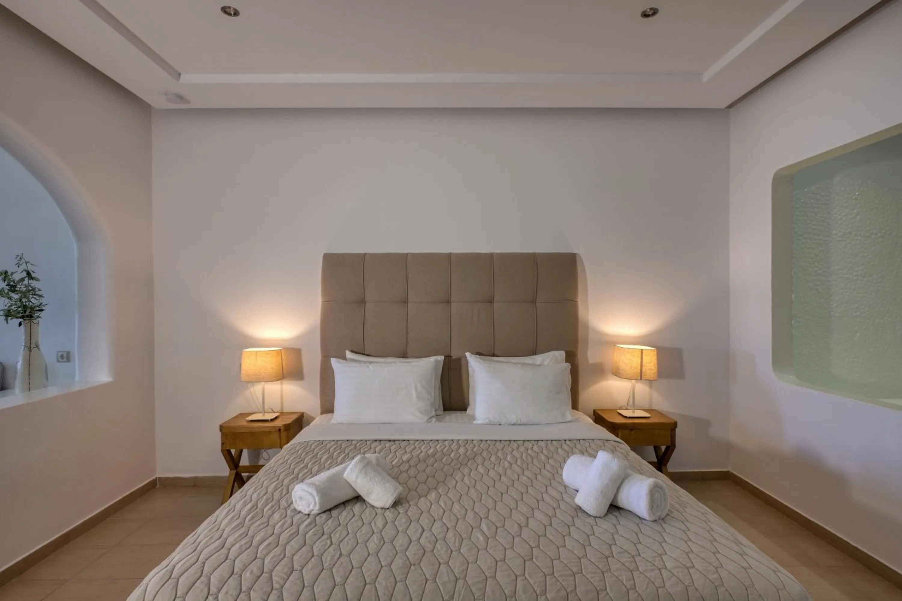 Bed in Splendour Hotel and Suites