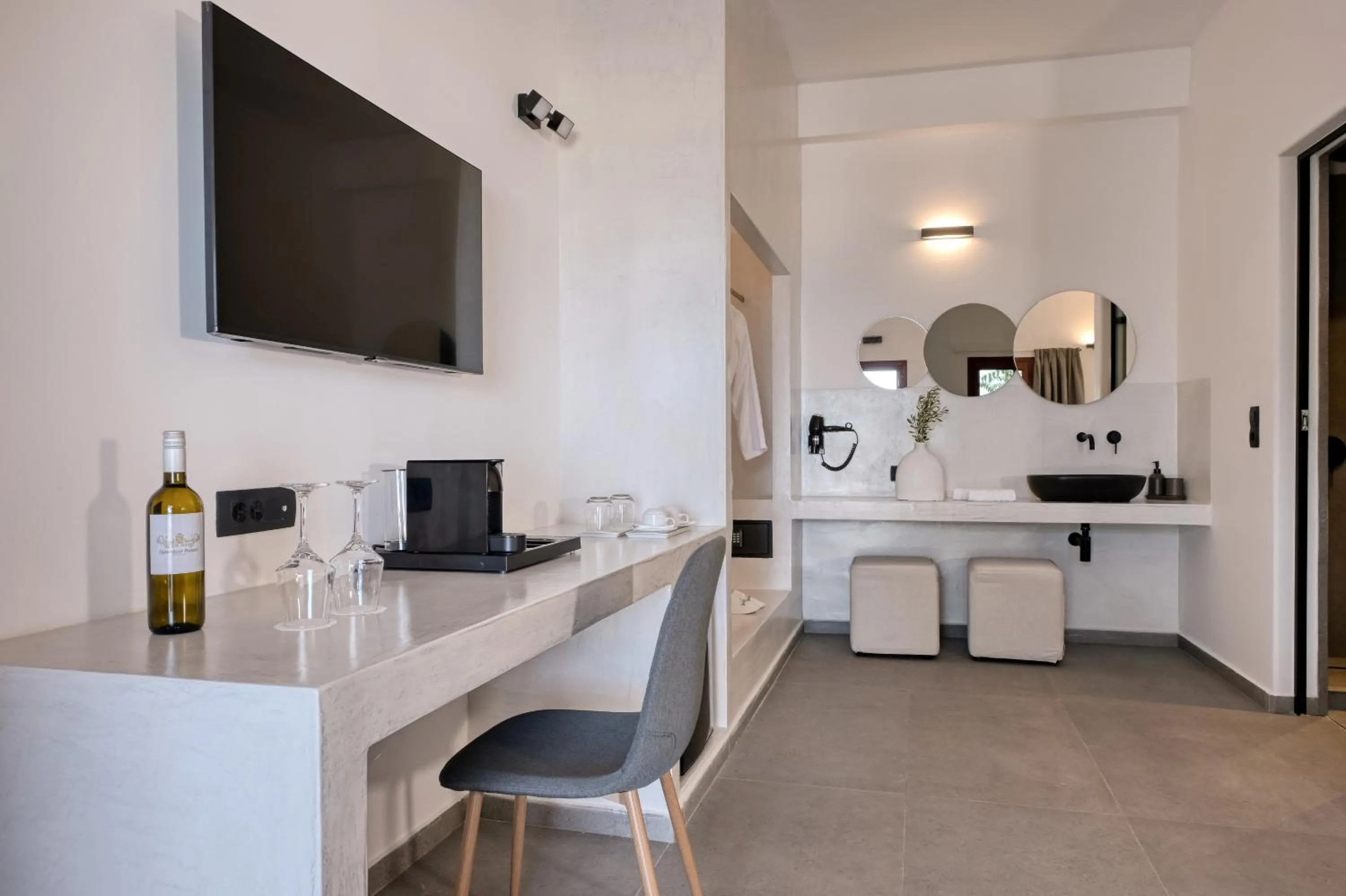 Splendour Hotel and Suites