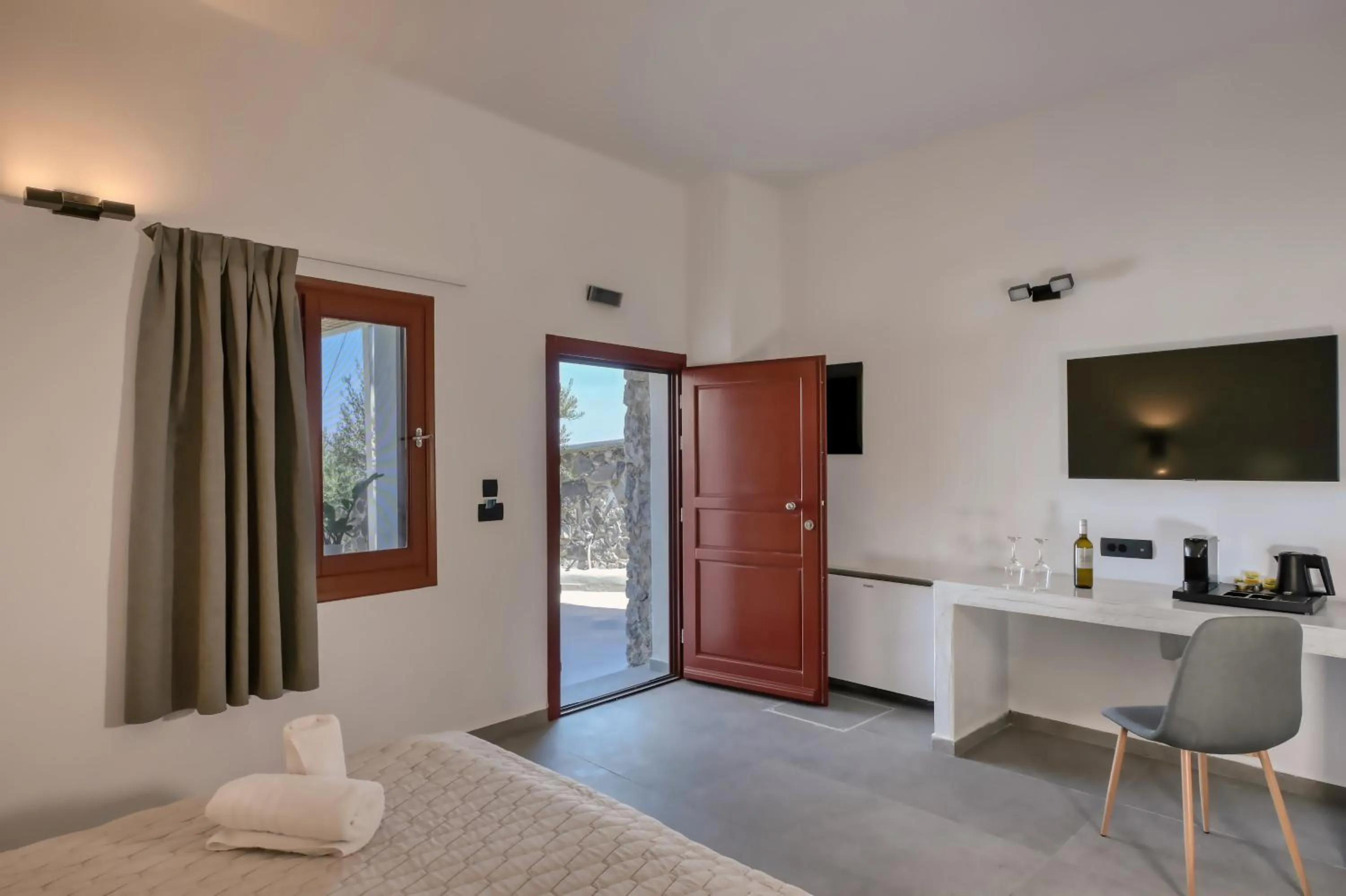 Bed in Splendour Hotel and Suites