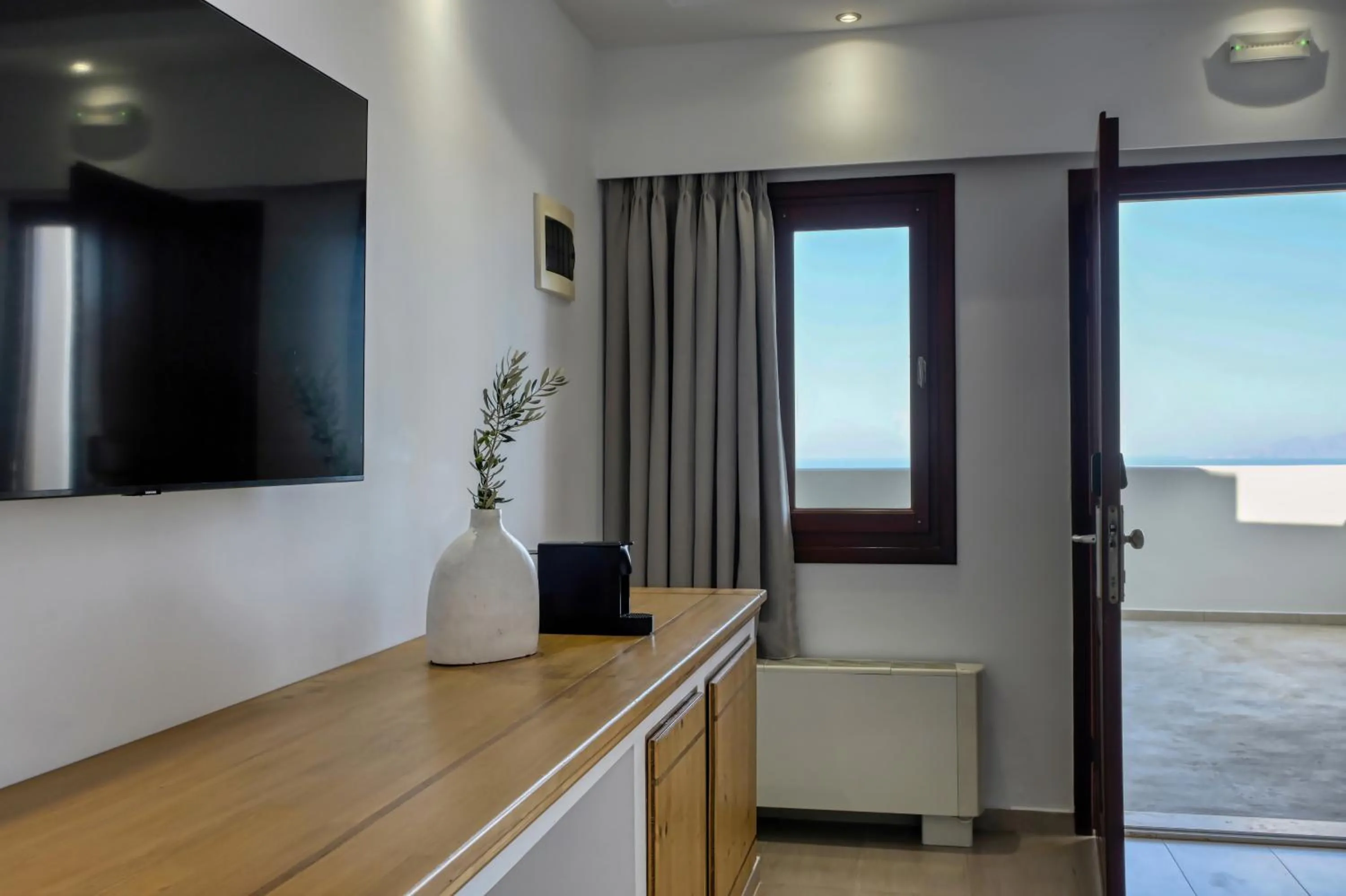 Splendour Hotel and Suites