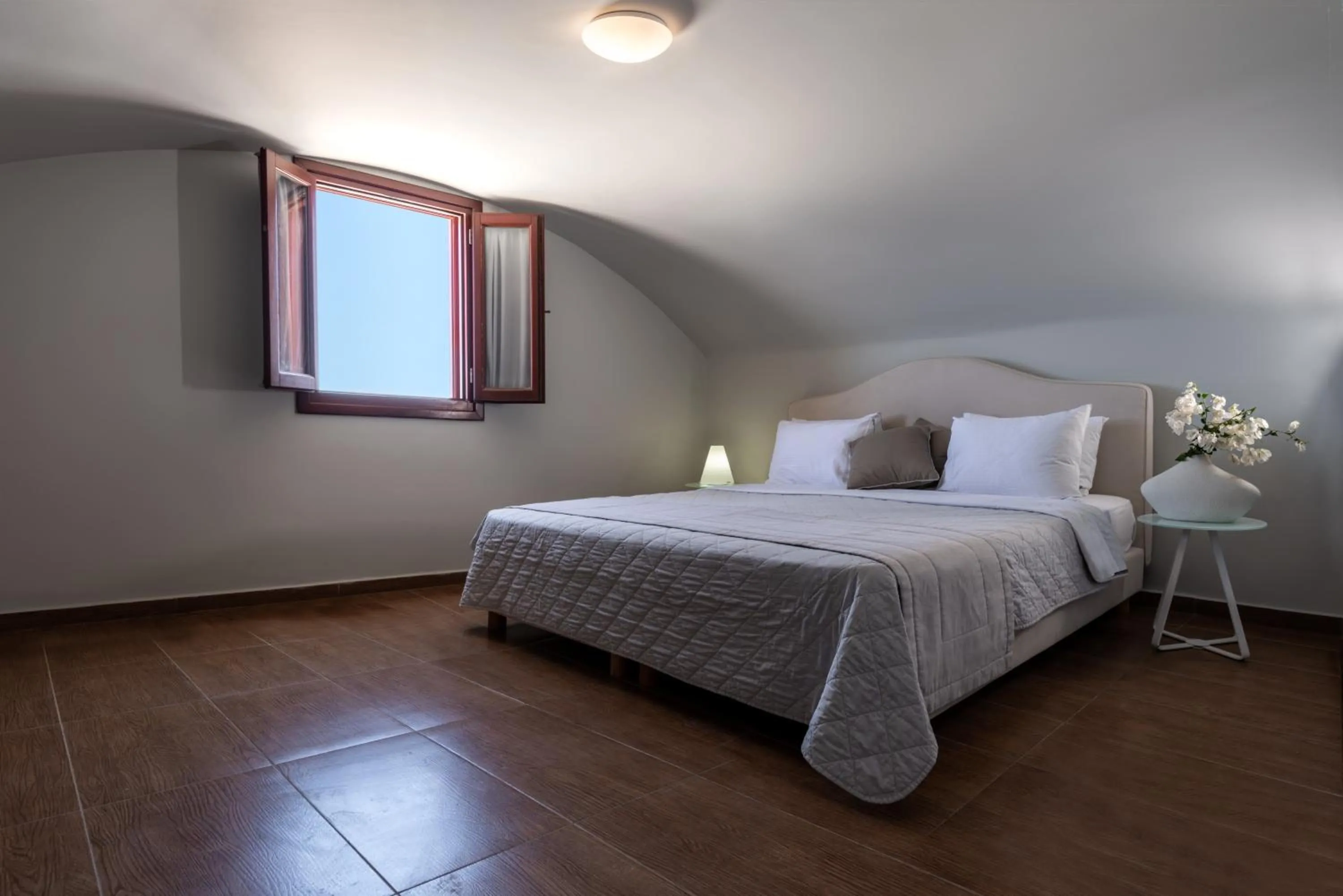 Photo of the whole room, Bed in Splendour Hotel and Suites