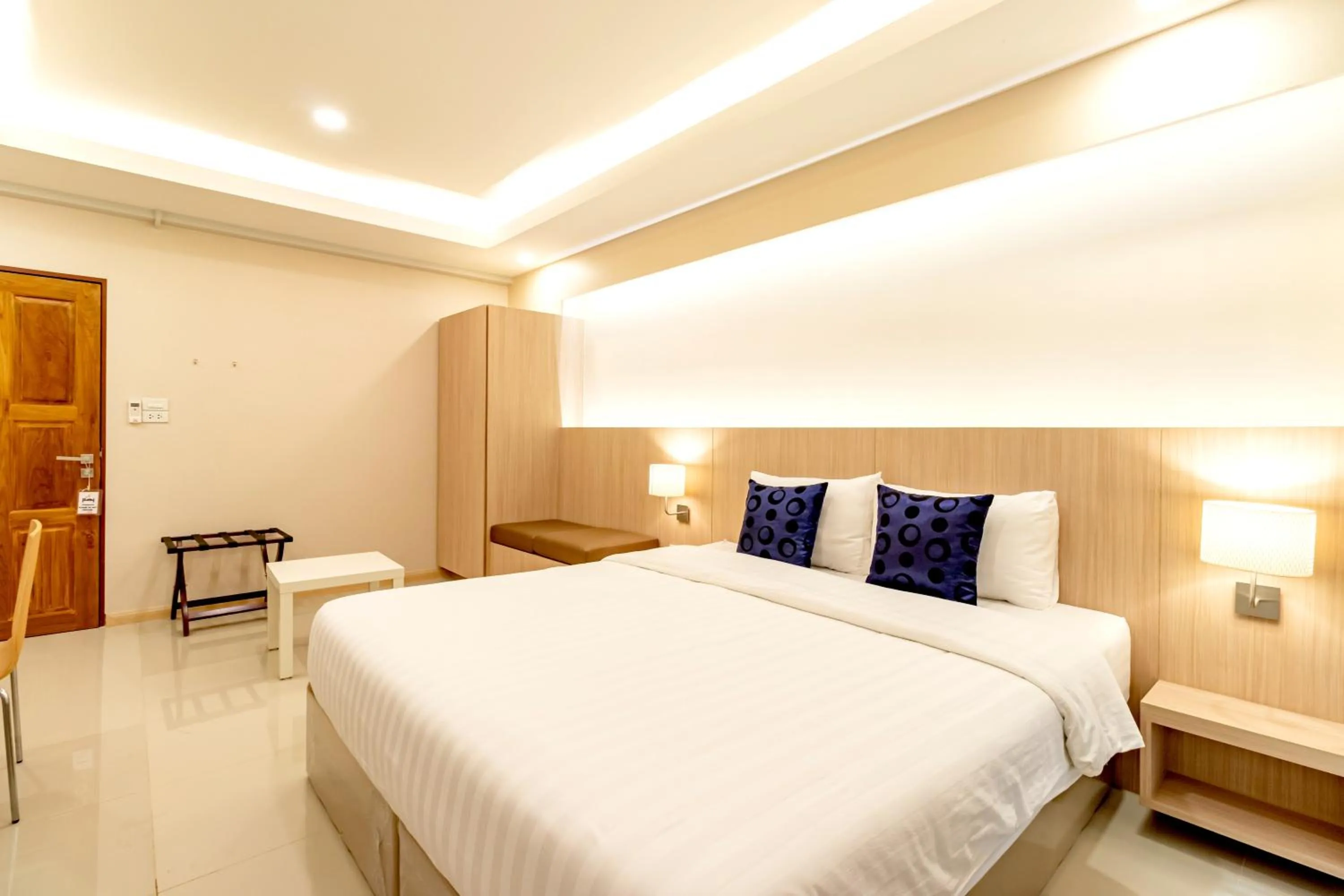 Bedroom, Bed in Tree Place