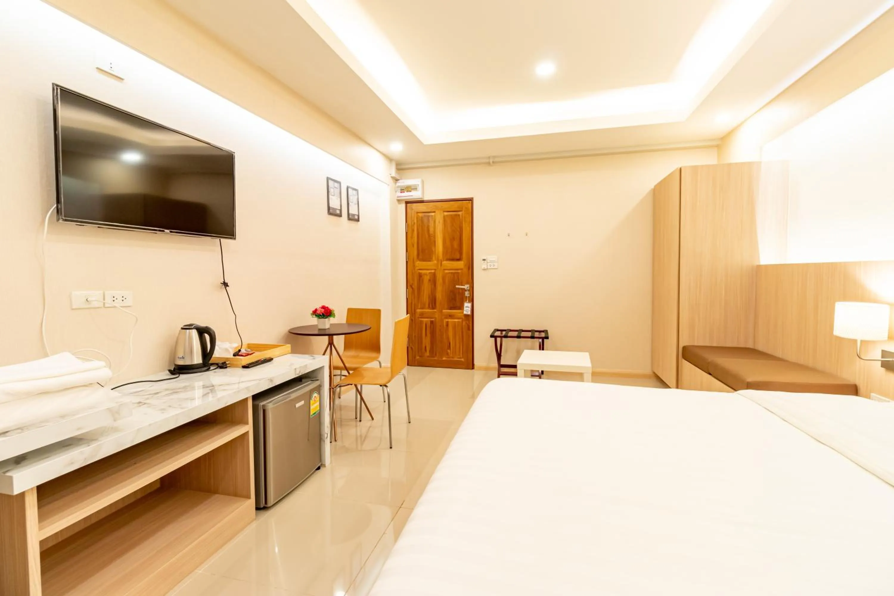 Bedroom, Bed in Tree Place