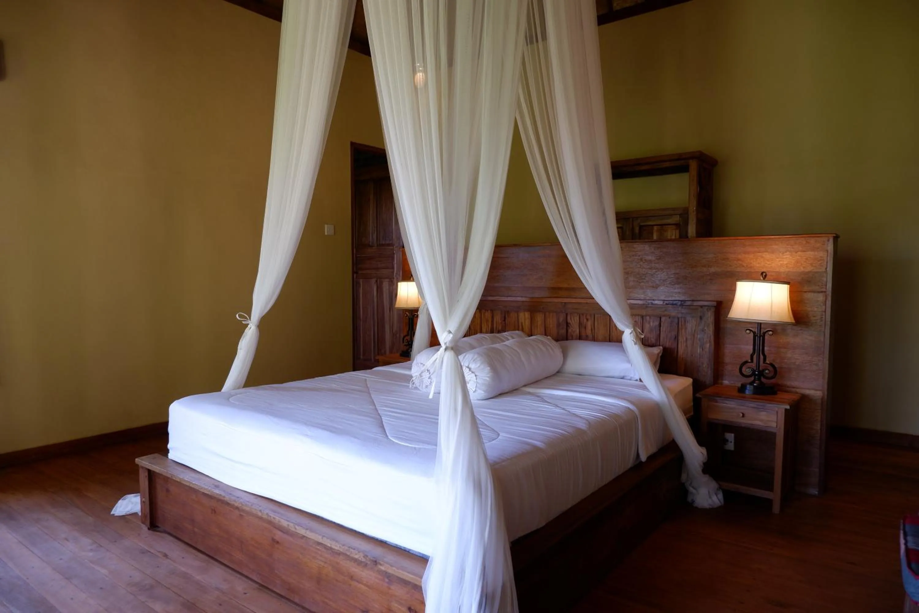 Property building, Bed in Saridevi Ecolodge