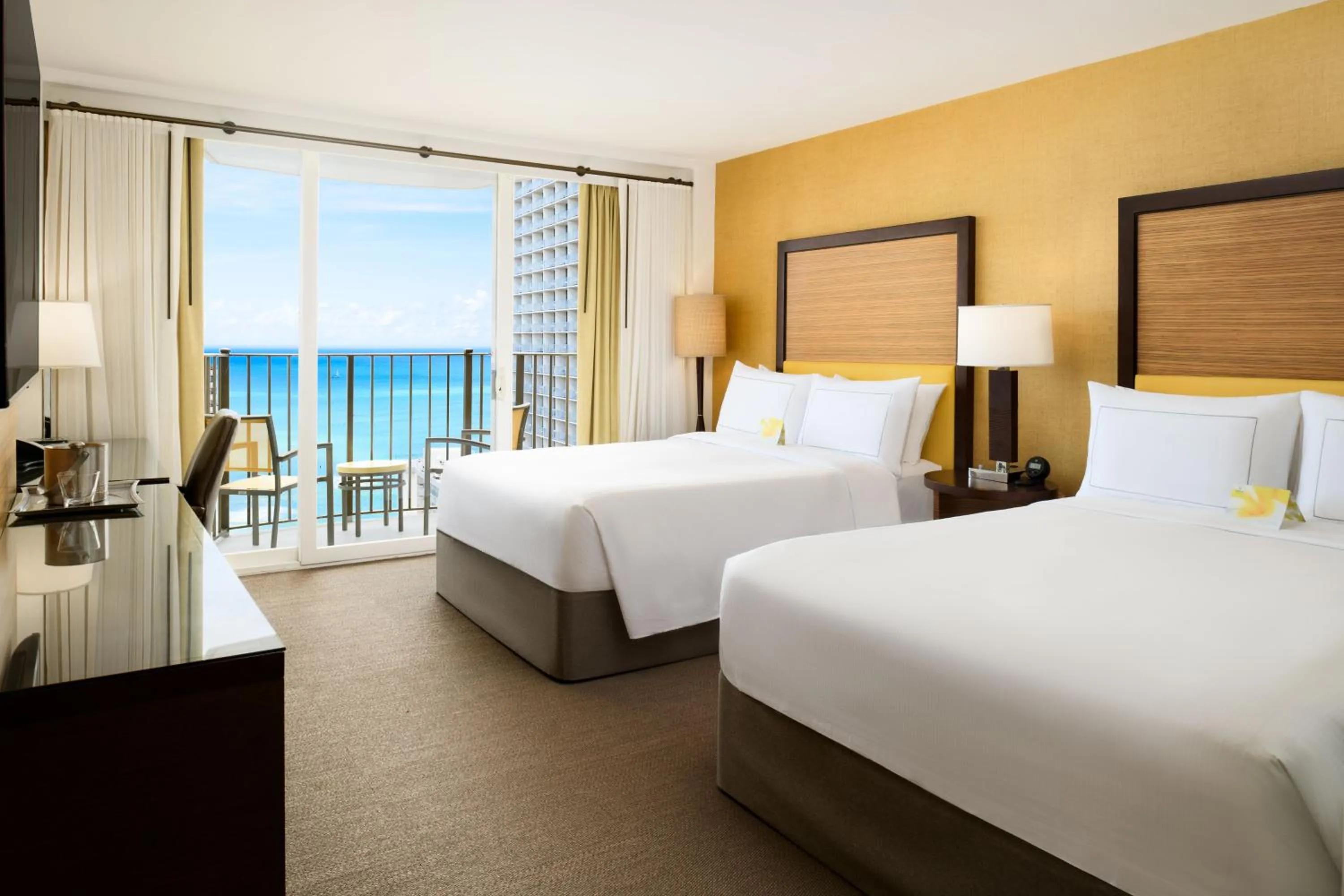 Photo of the whole room, Bed in Hilton Waikiki Beach Resort & Spa