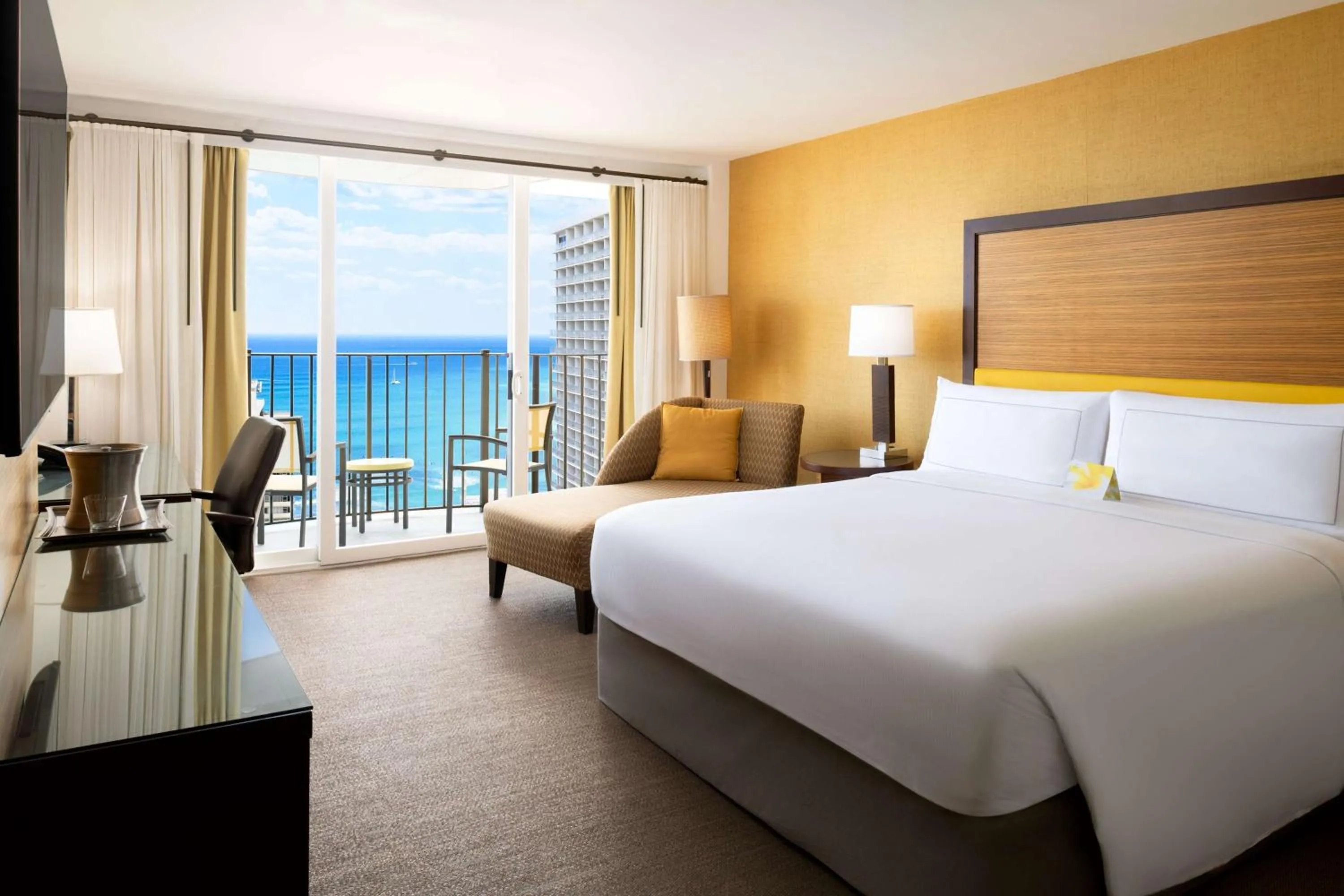 View (from property/room), Bed in Hilton Waikiki Beach Resort & Spa