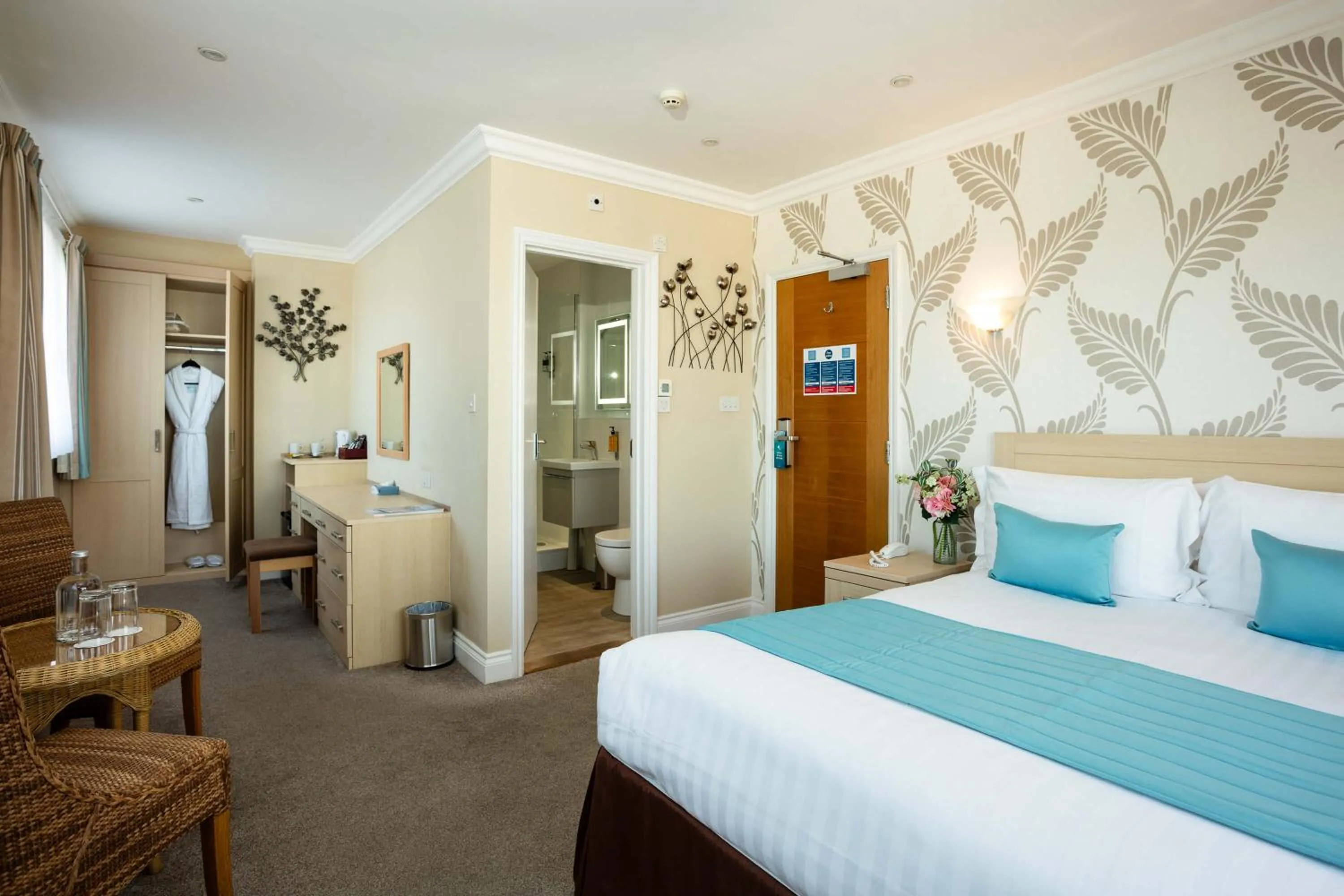 Bedroom, Bed in Biarritz Hotel