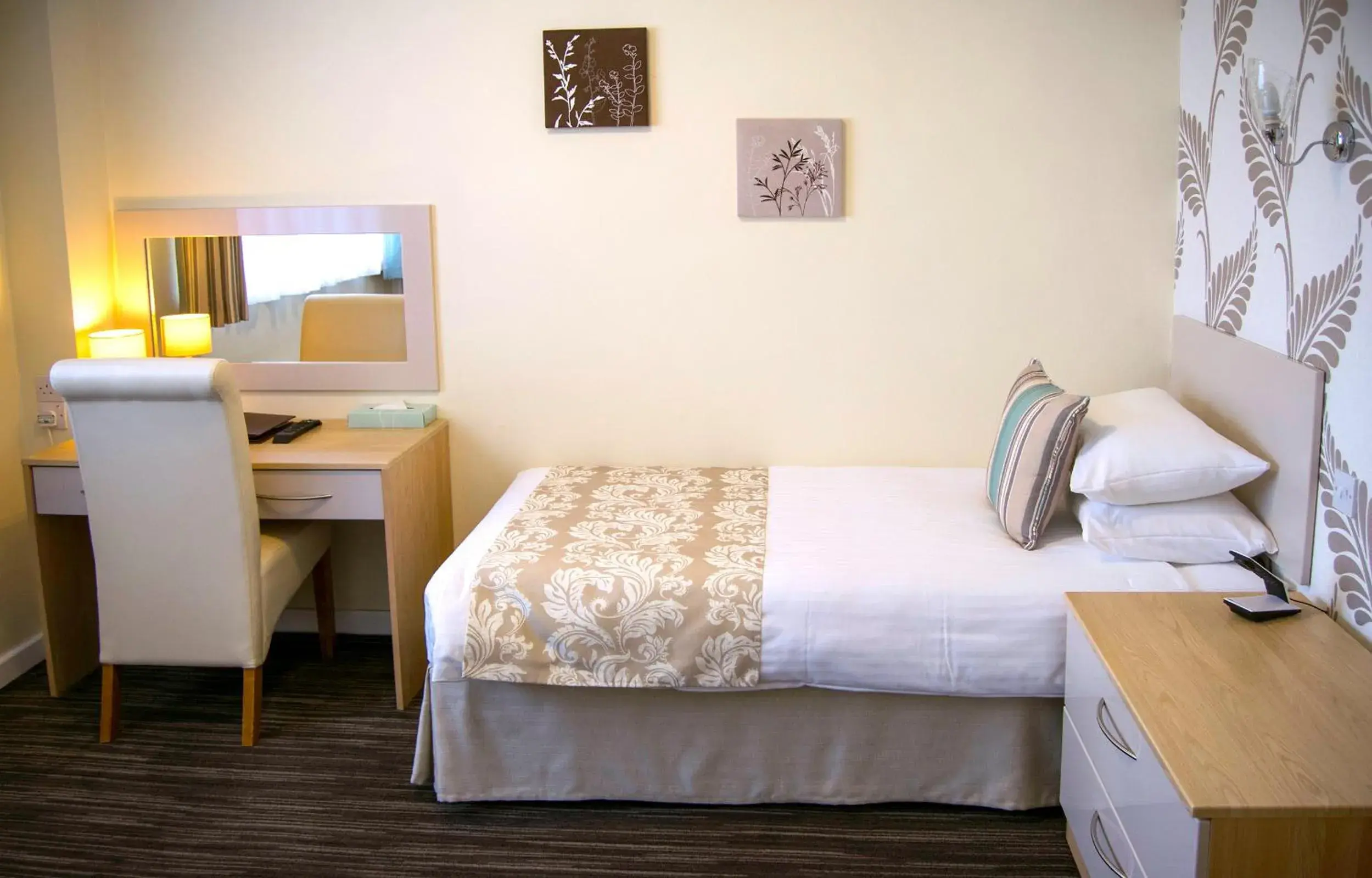 Superior Single Room with Sea View in Biarritz Hotel Superior Single Room with Sea View in Biarritz Hotel