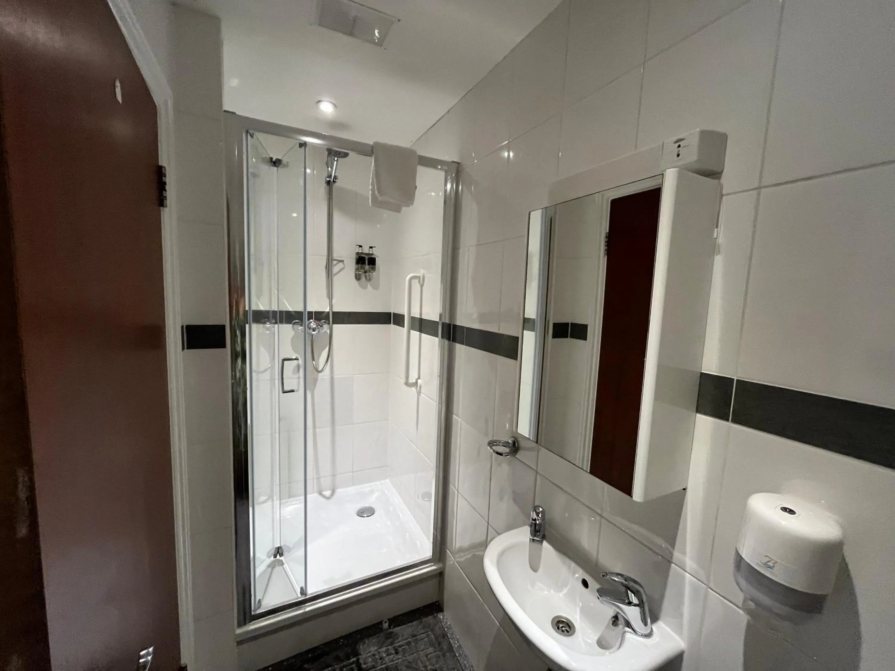 Shower in Biarritz Hotel