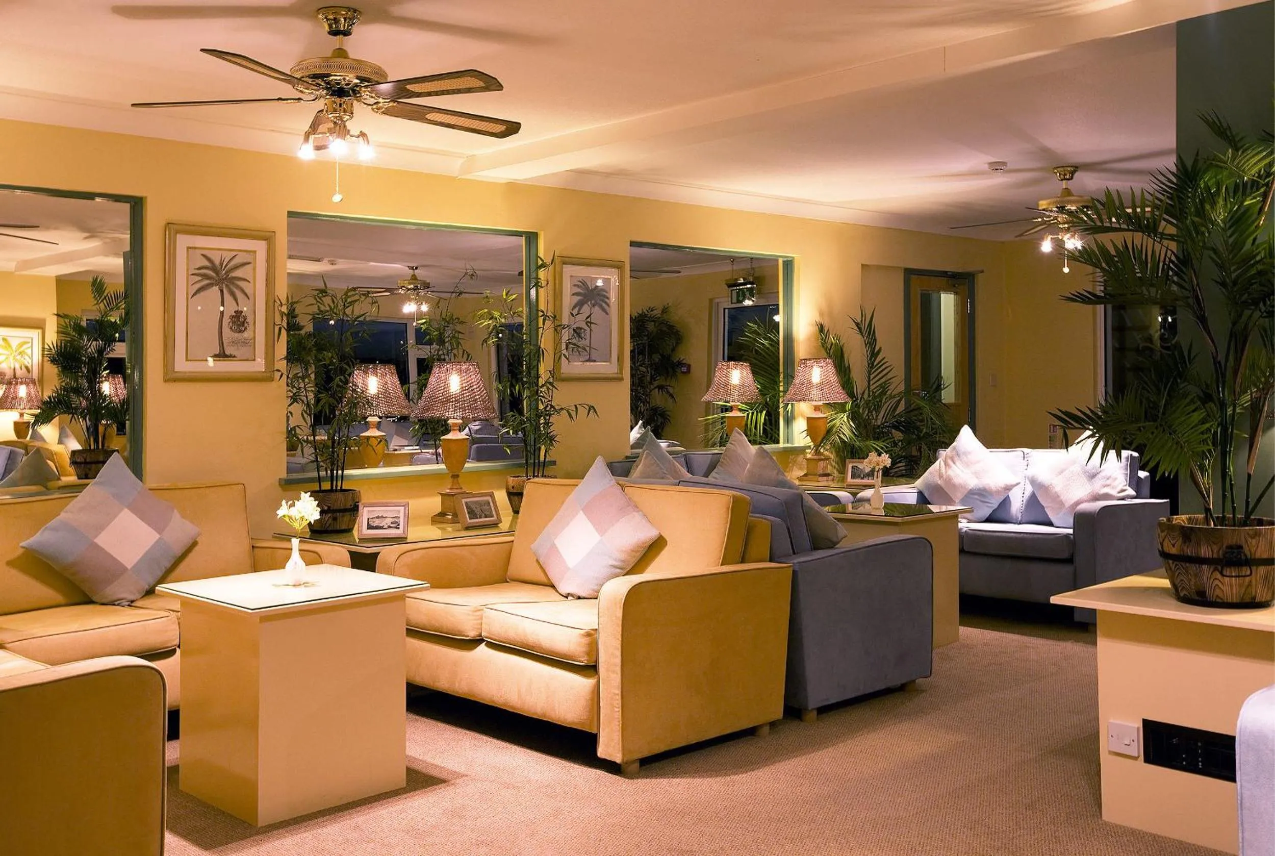 Restaurant/places to eat in Biarritz Hotel