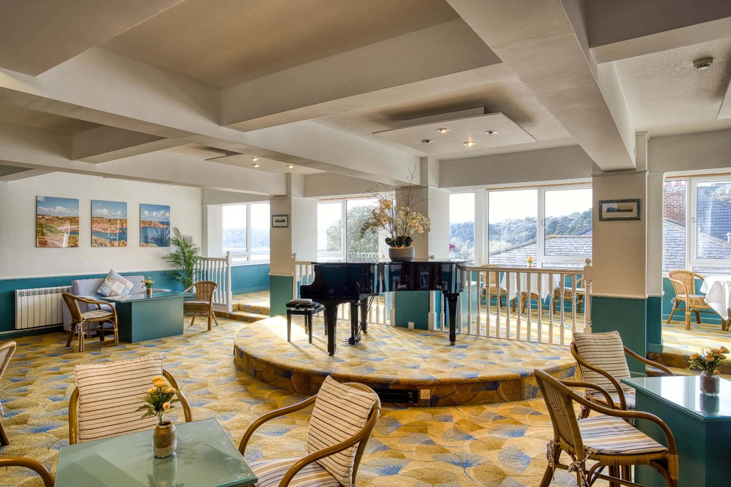 Entertainment in Biarritz Hotel