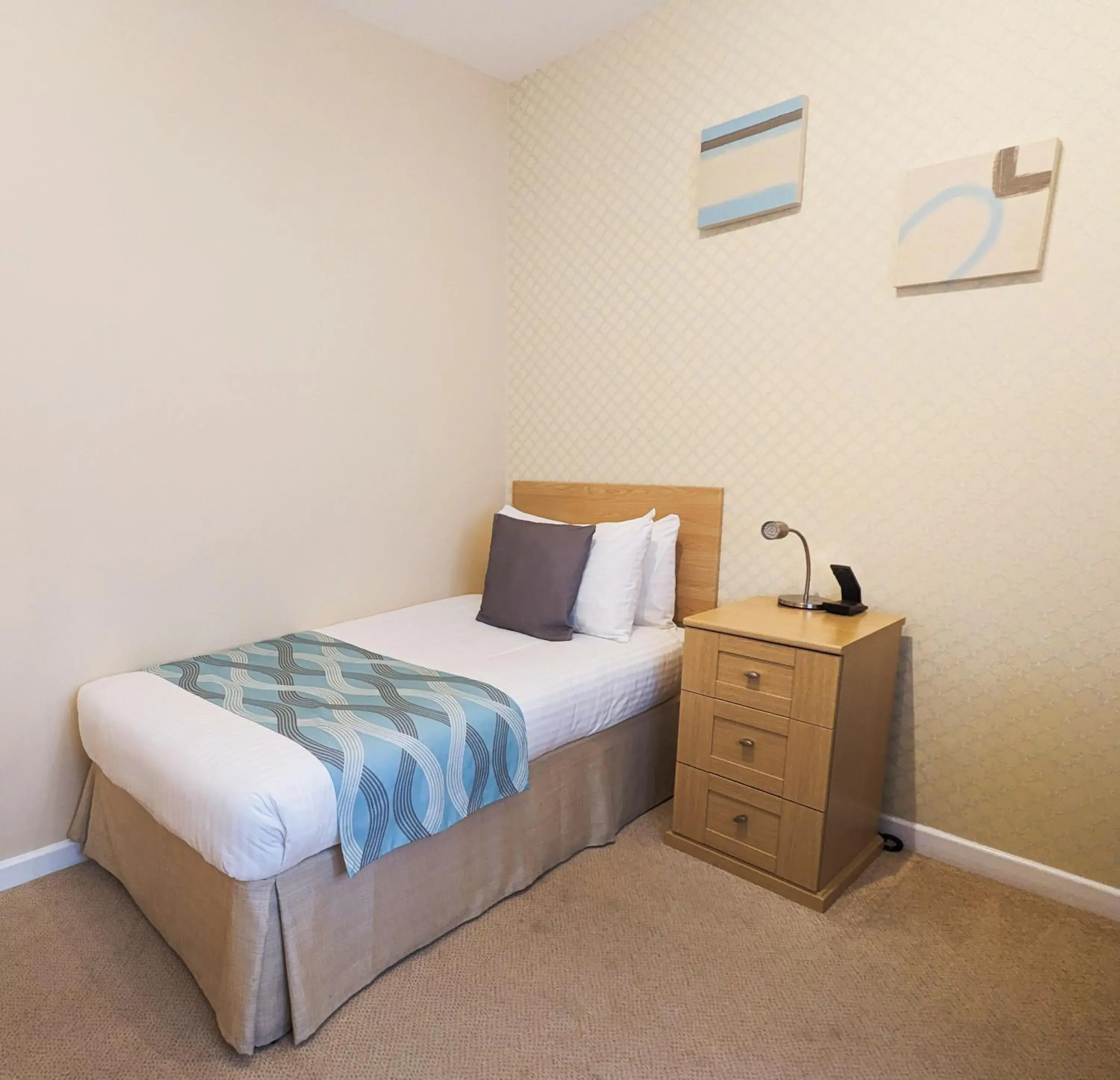 Single Room in Biarritz Hotel Single Room in Biarritz Hotel