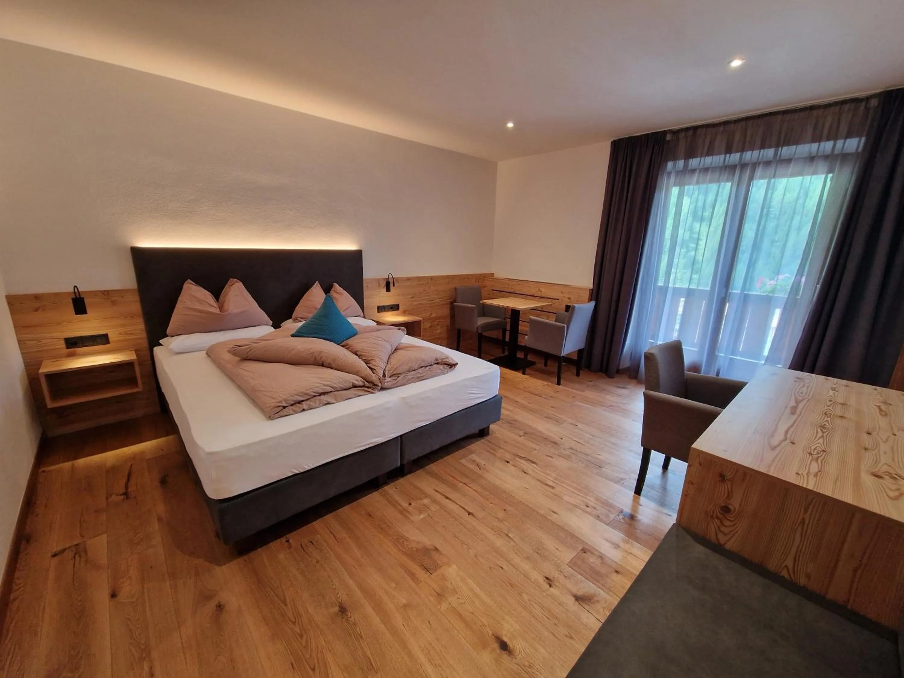 Photo of the whole room, Bed in Hotel Mignon