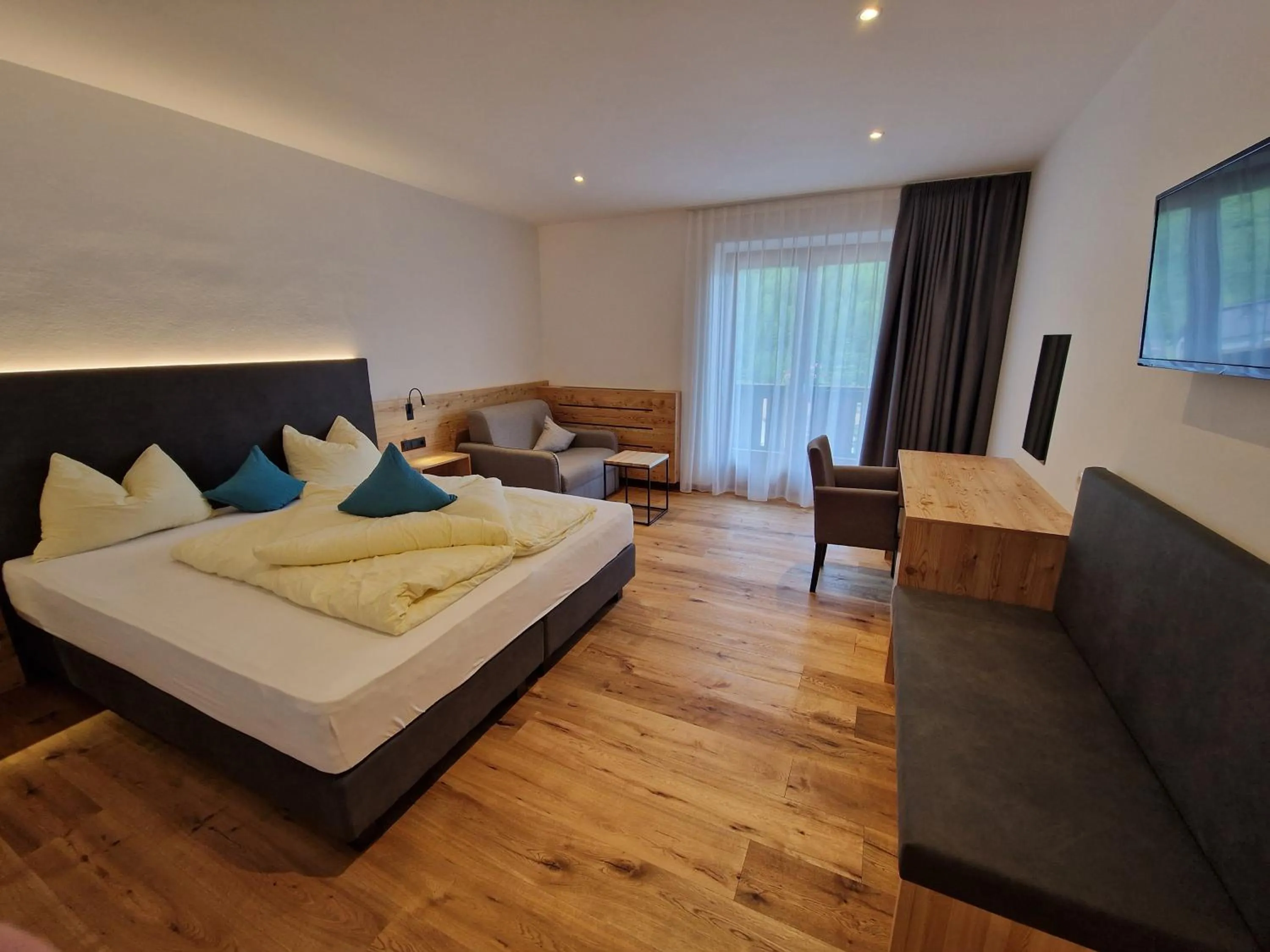 Photo of the whole room, Bed in Hotel Mignon