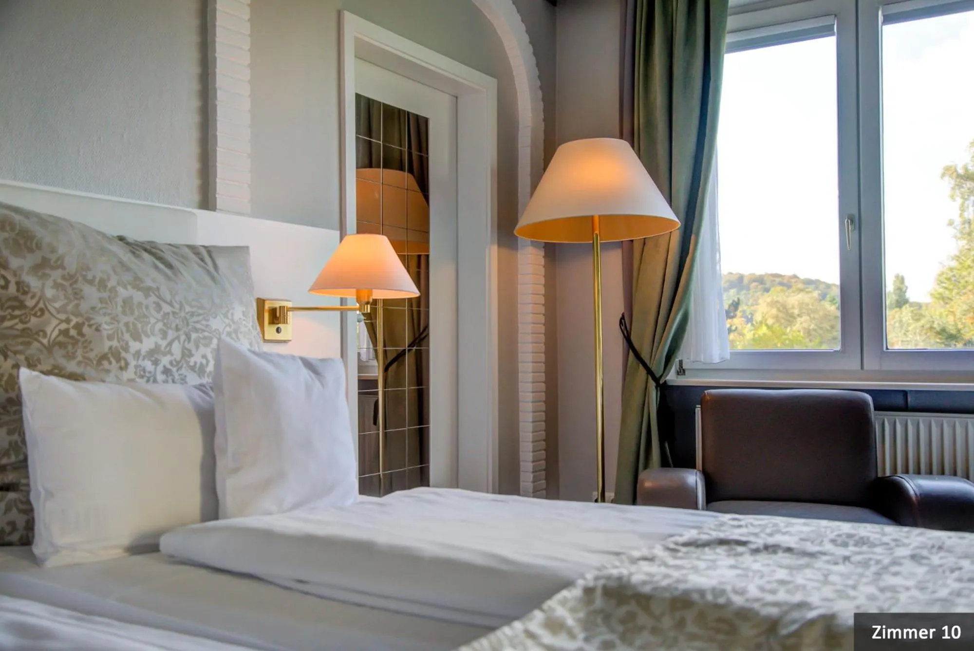 Photo of the whole room, Bed in Hotel See-Villa