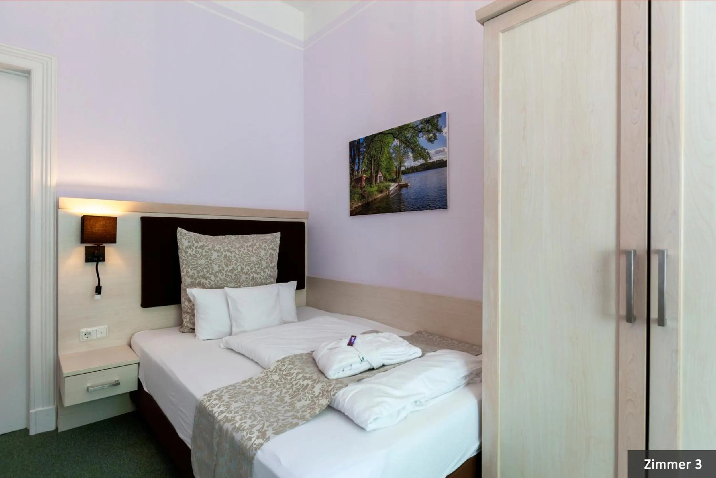 Bed in Hotel See-Villa