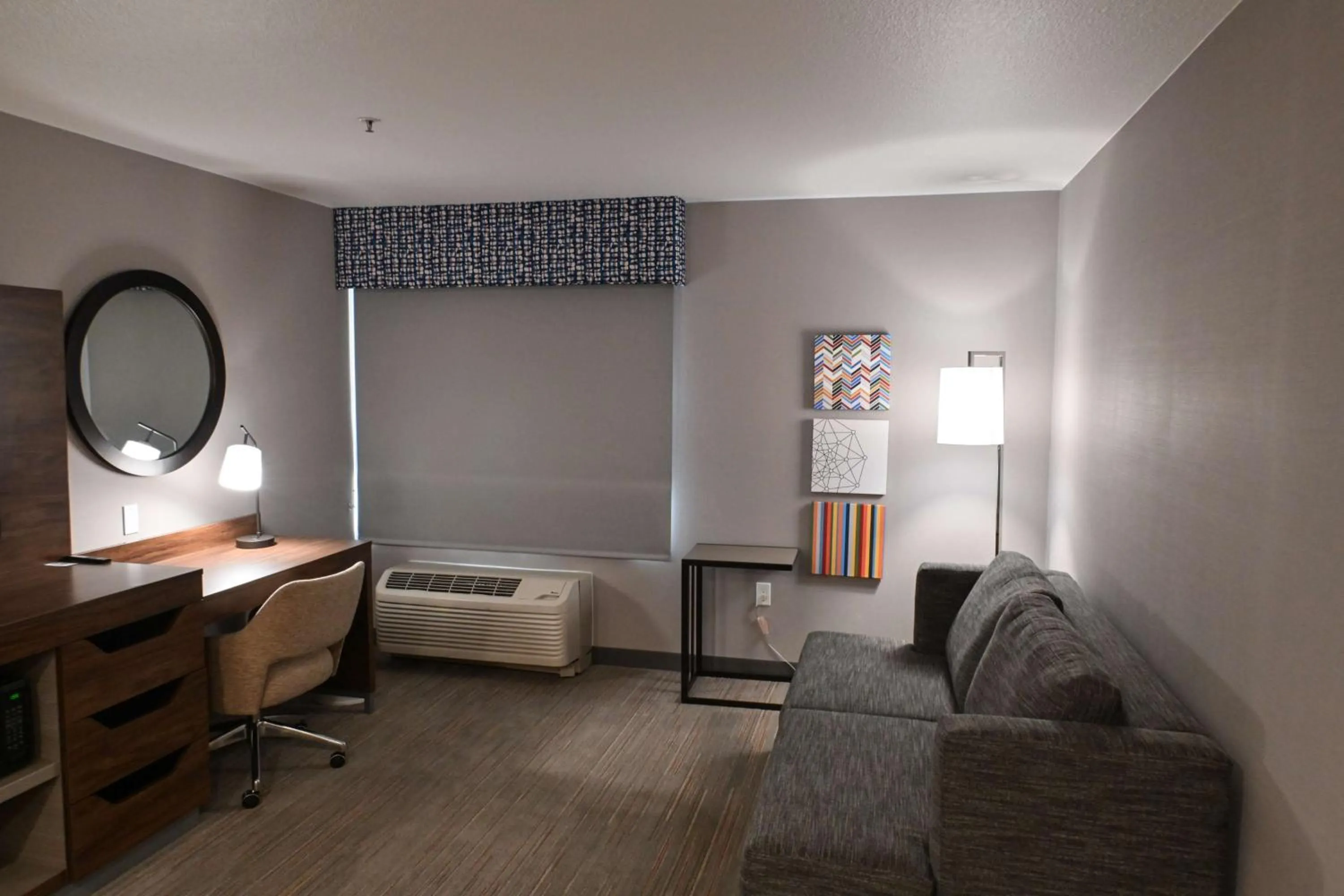 Living room in Hampton Inn Fremont